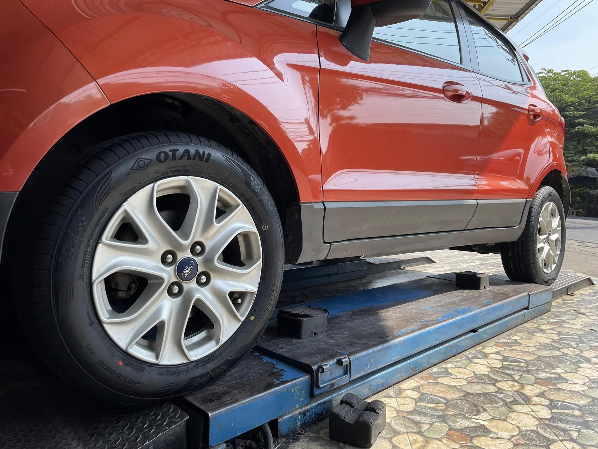 🚘 #FORD_ECOSPORT🛞เปลี่ยนยาง #OTANI #KC2000 205/60R16 #บริการตั้งศูนย์ล้อ🛞