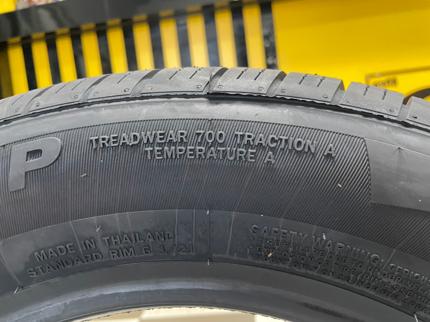 ATLAS FORCE UHP 215/60R16 ยางใหม่ปี 2022