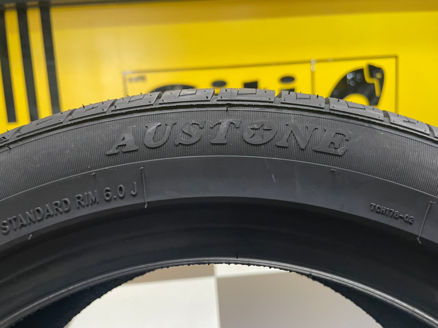 ยางใหม่AUSTONE SP602 195/50R15 ยางผลิตไทย คุ้มค่ารับประกันบาดบวมเบียดตำ365วันเคลมฟรี