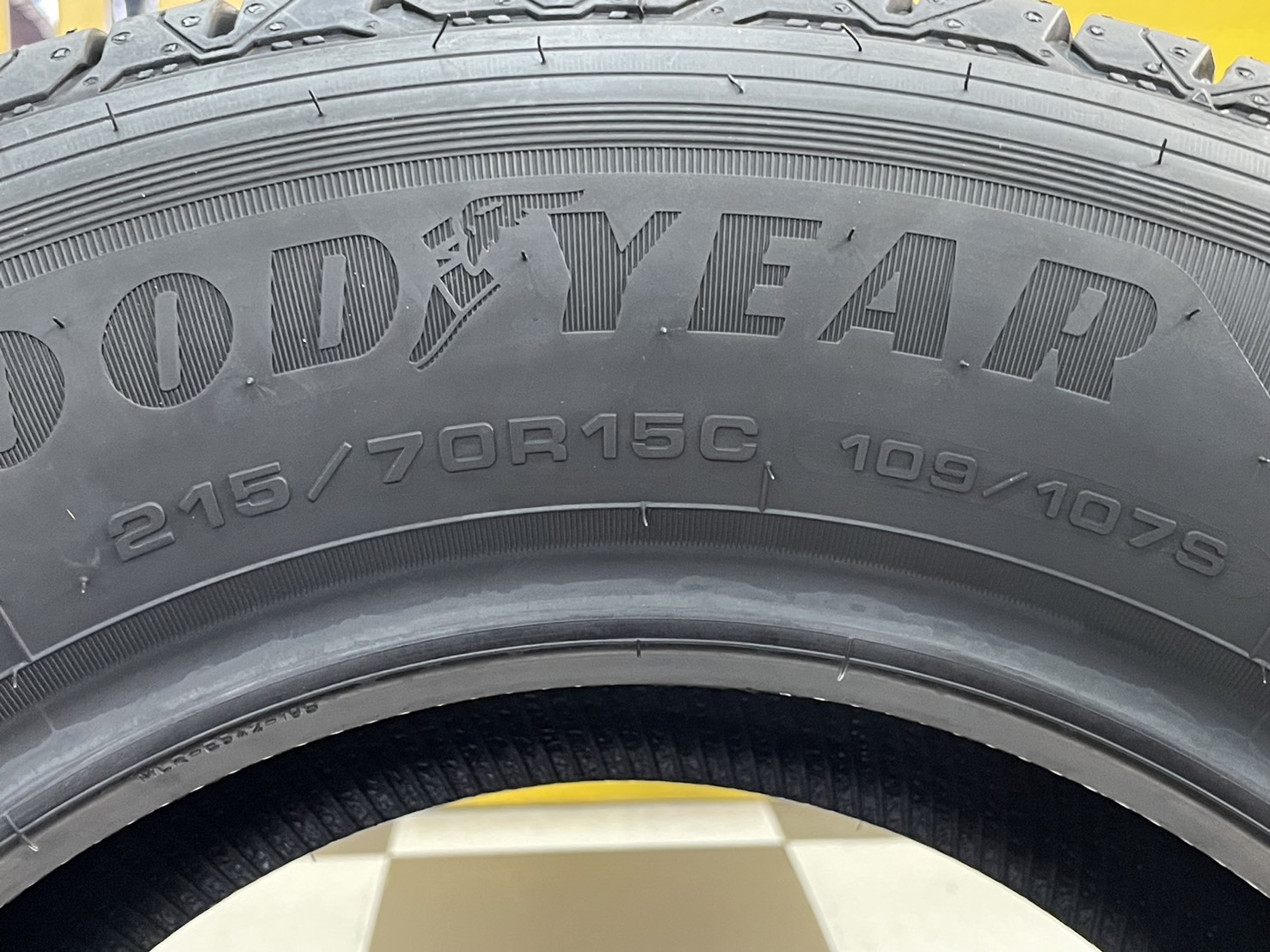 ยางใหม่ Goodyear CARGOMAX 215/70R15C ยางใหม่ปี2024