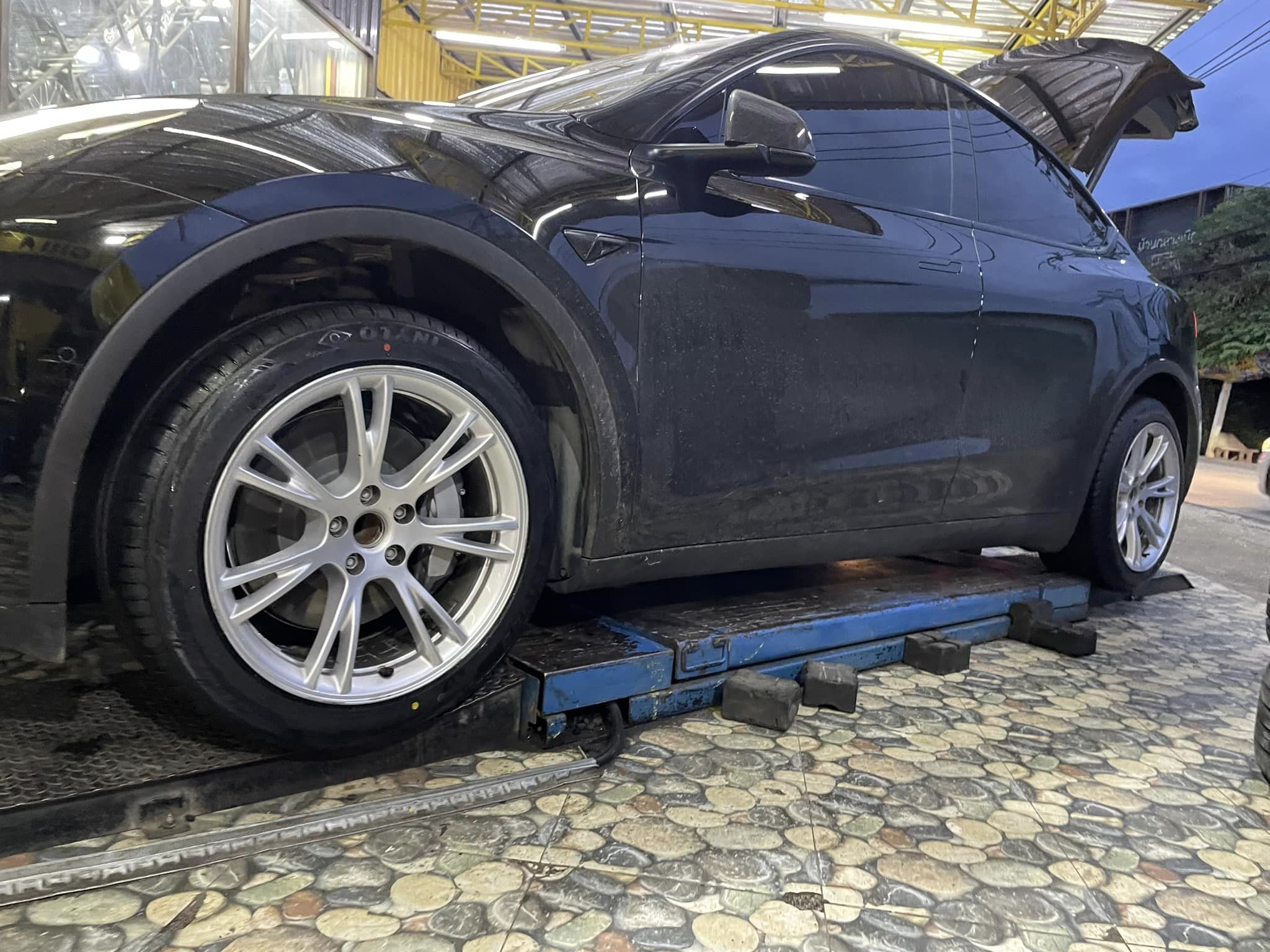 TESLA_MODEL Y❤️ #ยางเทคโนโลยีฟองน้ำ สำหรับรถEVเพิ่มความนุ่มเงียบมากยิ่งขึ้น #OTANI #KN1000 255/45R19