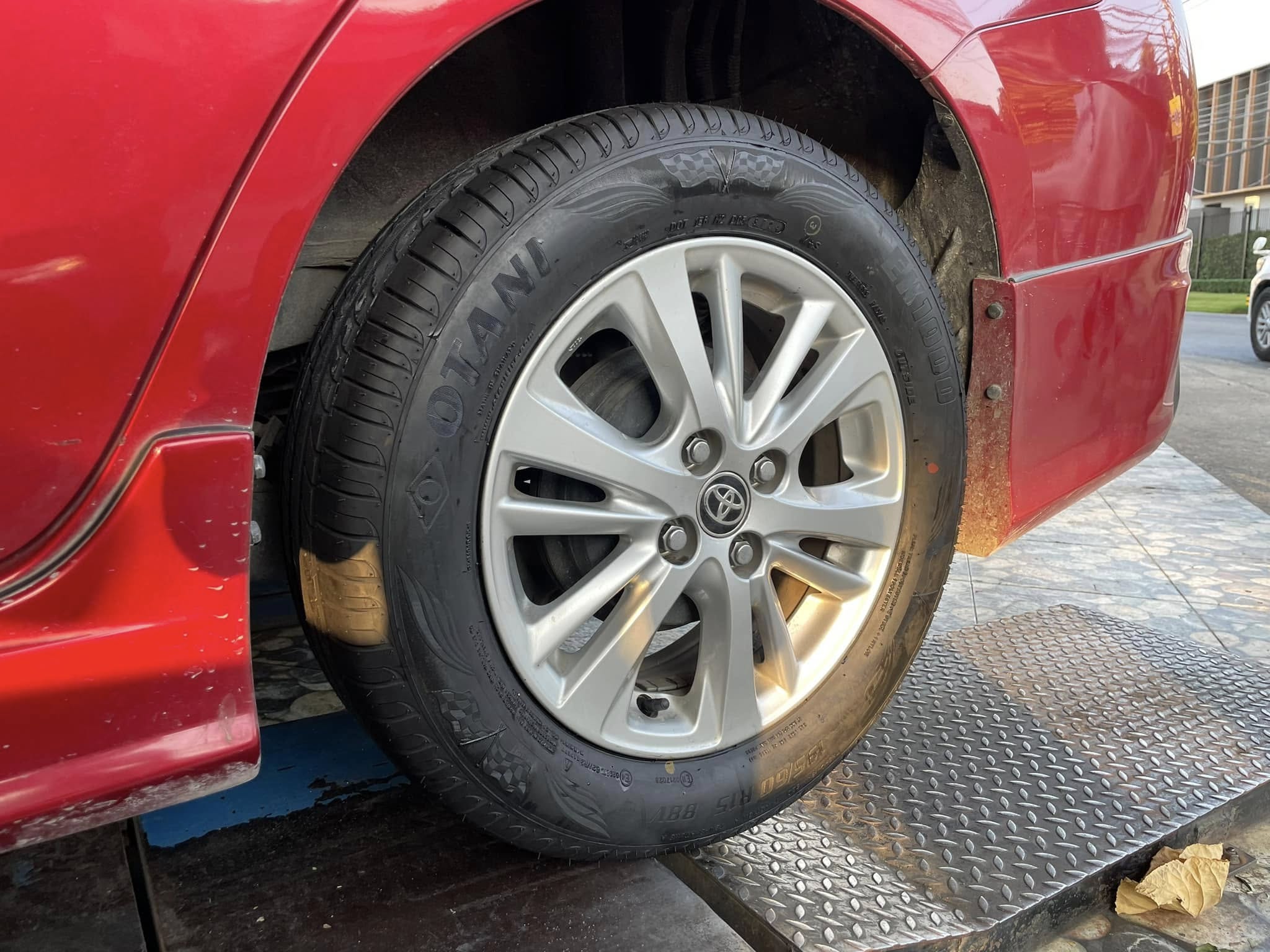 🚘 #TOYOTA_YARIS🛞 เปลี่ยนยาง#OTANI #EK1000 195/60R15