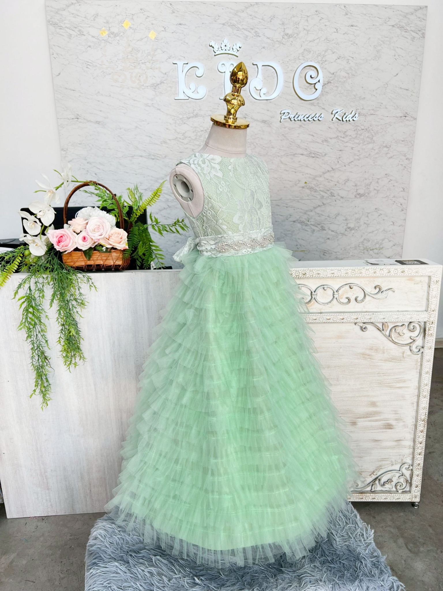 ชุดราตรีเด็ก(หน้าร้านอยู่รัชดา ลองได้ถ่ายรูปเองจากชุดจริง)W19223 สีเขียว กระโปรงยาว แขนสั้น เอวประดับเพชร