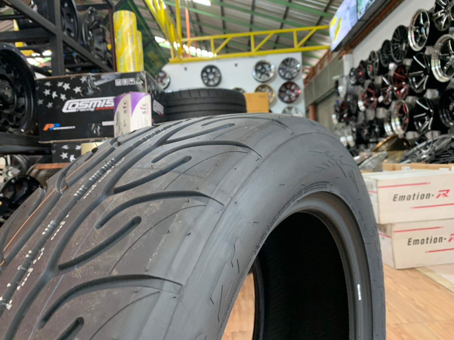 SUMAXX DRIFTING Z1 255/50R18 ยางใหม่ปี2021 พร้อมติดตั้งฟรี