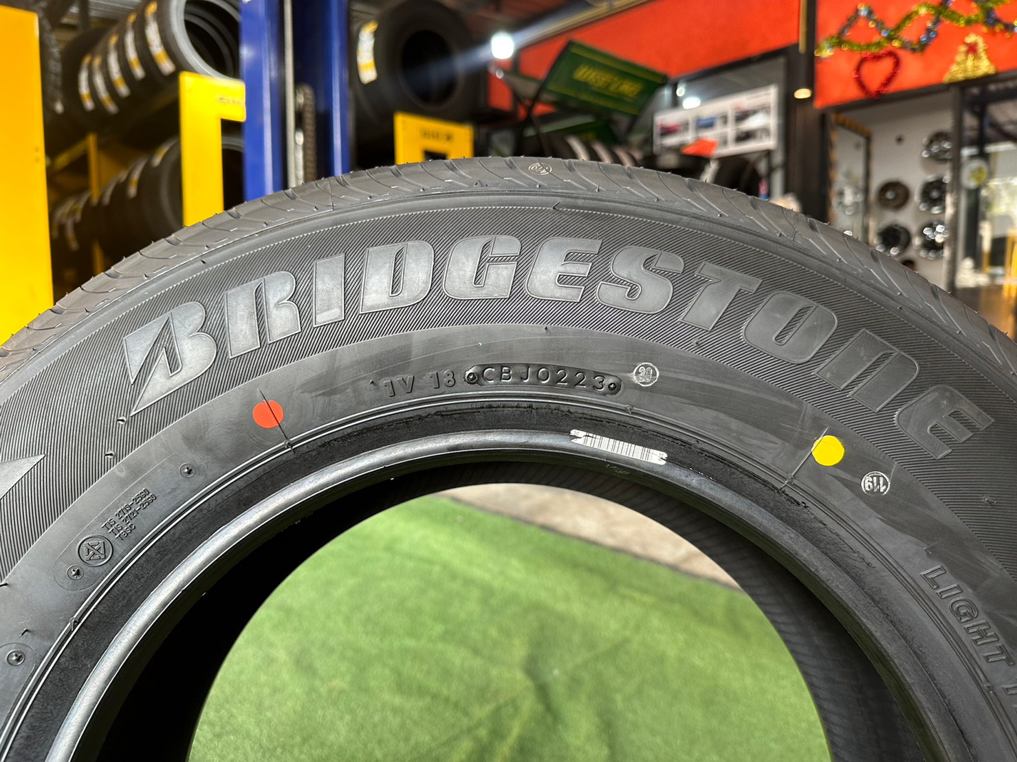 ยางใหม่ Bridgestone Duravis R611 215/70R15 ยางใหม่ปี2023