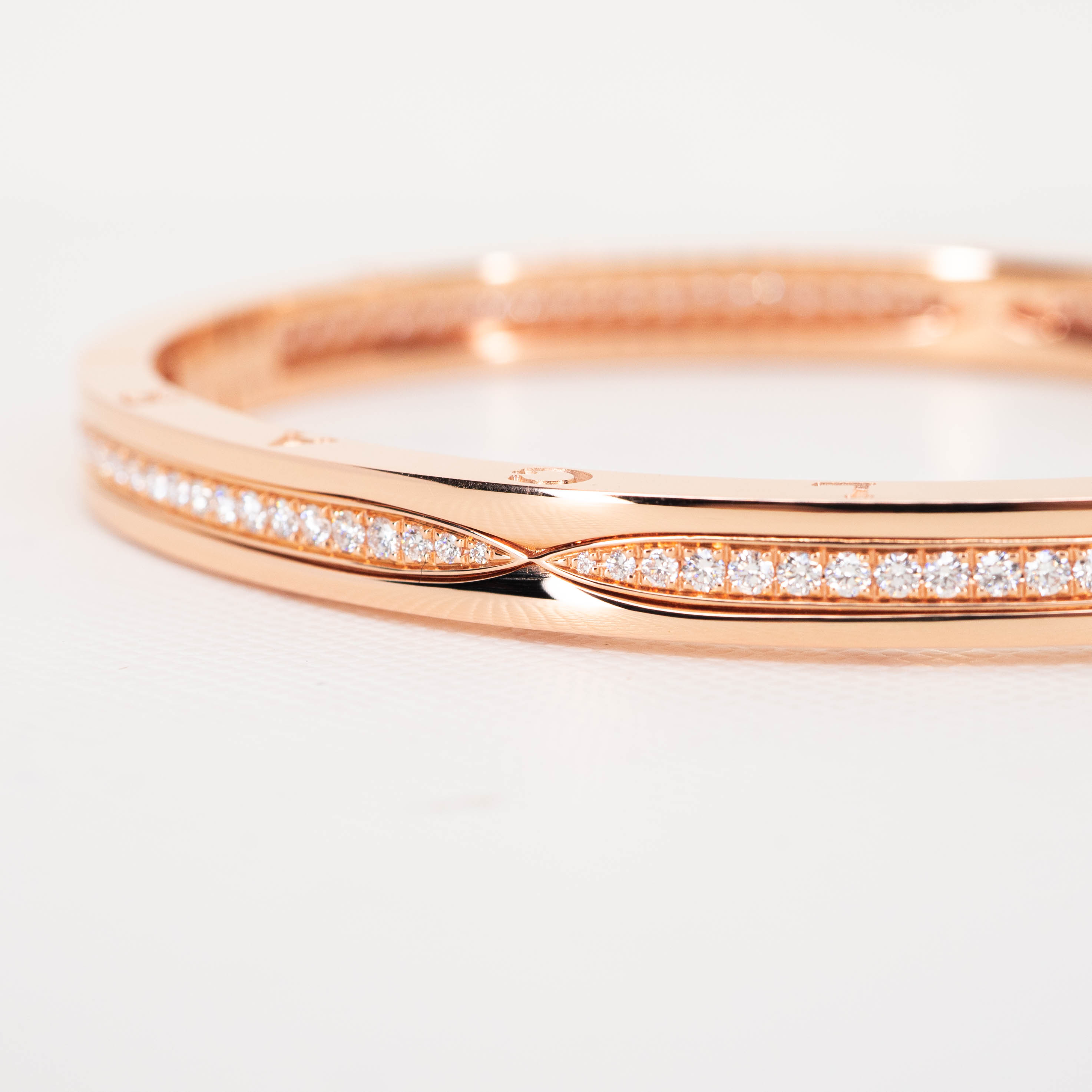 **Sold** กำไล Bvlgari B.zero1 Bracelet Set with Pavé Diamonds on The Spiral ทองชมพู18K ไซส์M (17) (Used) +กล่องและการ์ดShopไทย2022