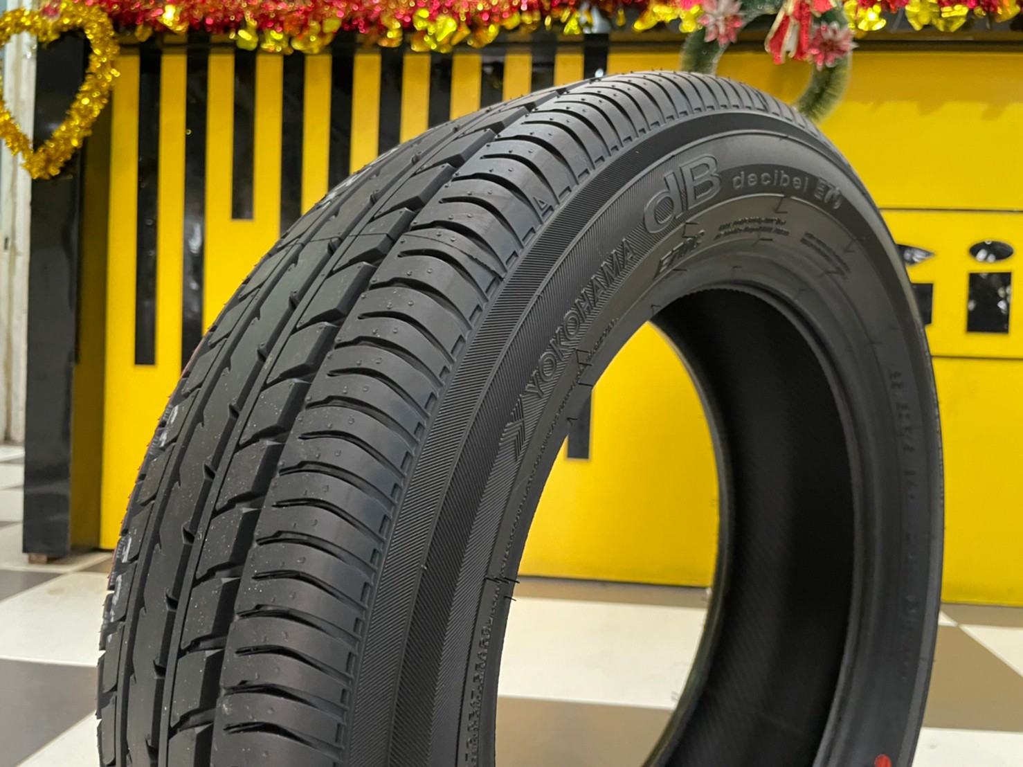 YOKOHAMA E70 185/60R15 ยางใหม่ปี2023