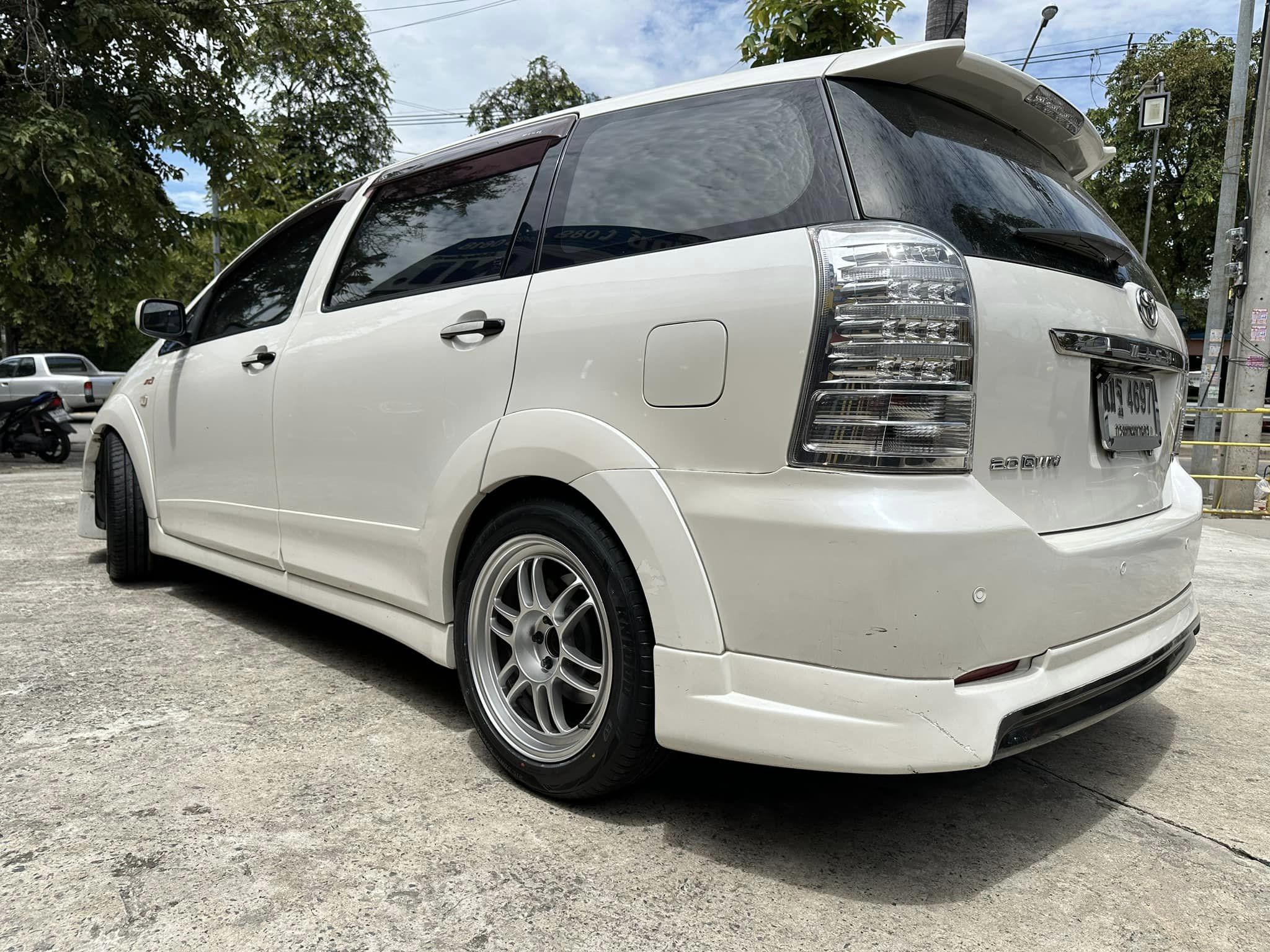 🚘 #TOYOTA_WISH #ยางเทคโนโลยีฟองน้ำซับเสียง 🛞 ￼#OTANI #KN1000 215/50R17