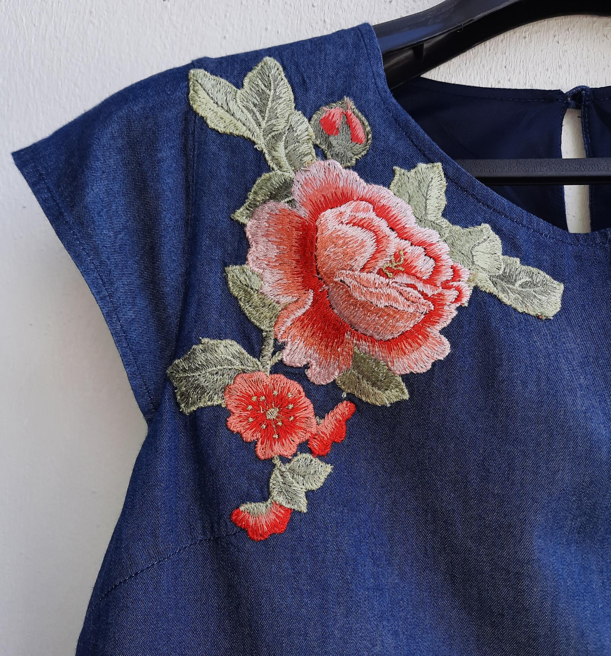 เสื้อแขนเต่อ ผ้ายีนส์นิ่ม+ผ้าลายดอก แต่งPatch