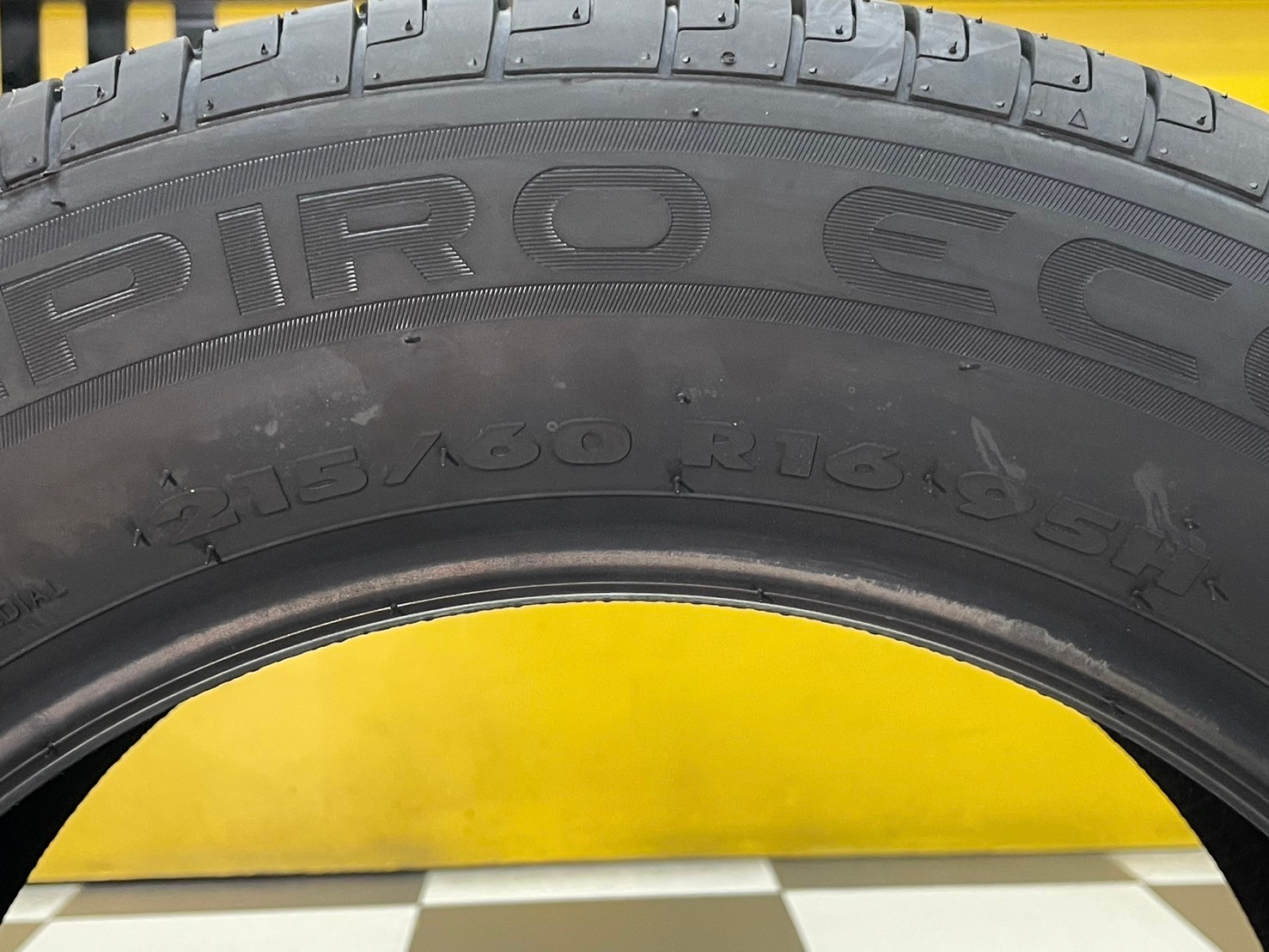 GT RADAIL CHAMPIRO ECOTEC 215/60R16 ยางใหม่ปี2024
