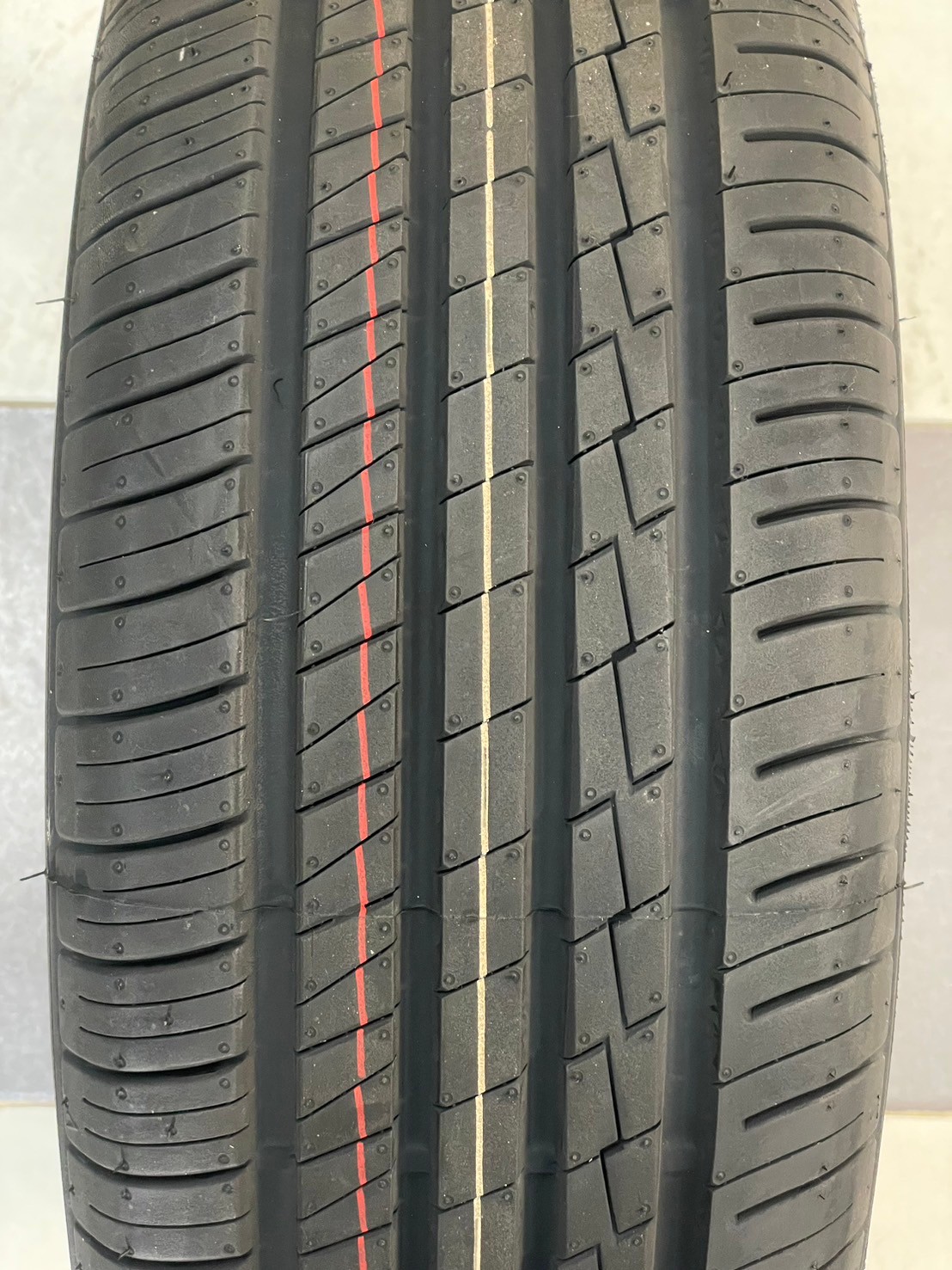 ยาง Deestone RA01 ขนาด 215/55R17 ยางใหม่ปี 2025