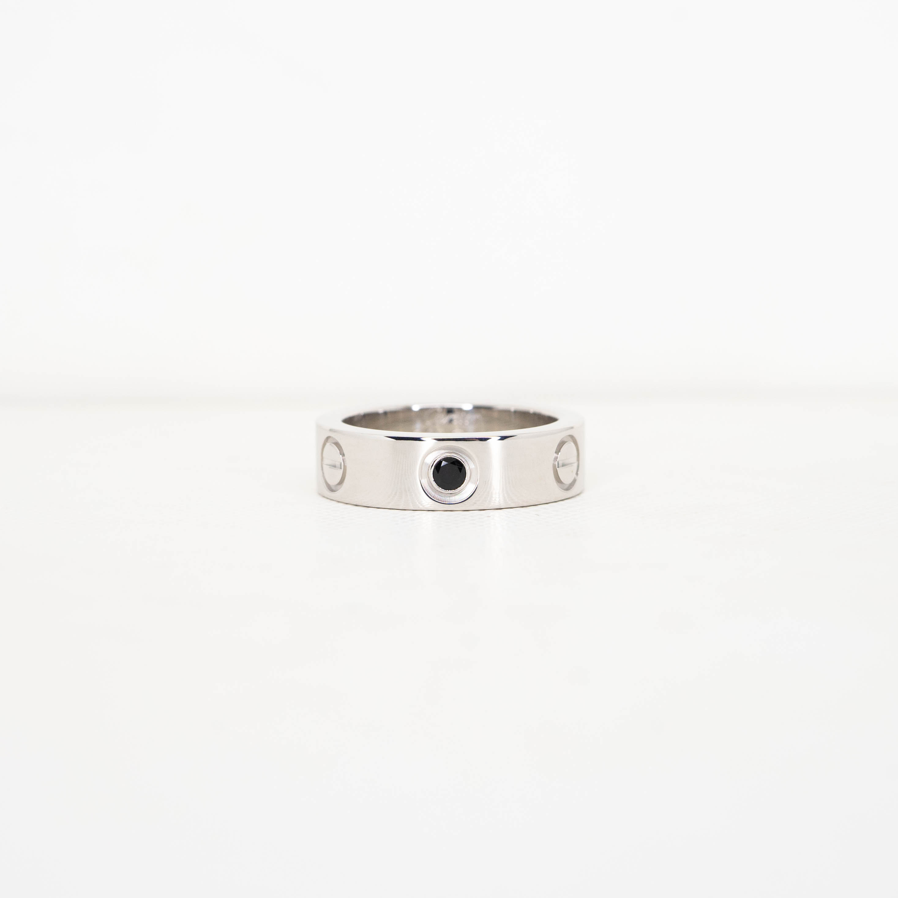 แหวน Cartier Love with Sapphire ทองขาว18K ไซส์ 51# (Used)