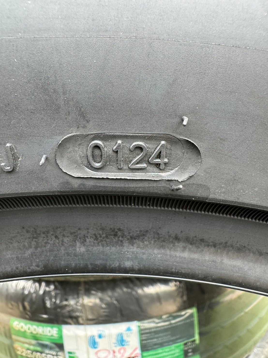 ยาง Goodride Solmax1 225/65R17 ยางใหม่ปี2024 ราคาพิเศษ4 เส้น 10400บาท พร้อมติดตั้งฟรี