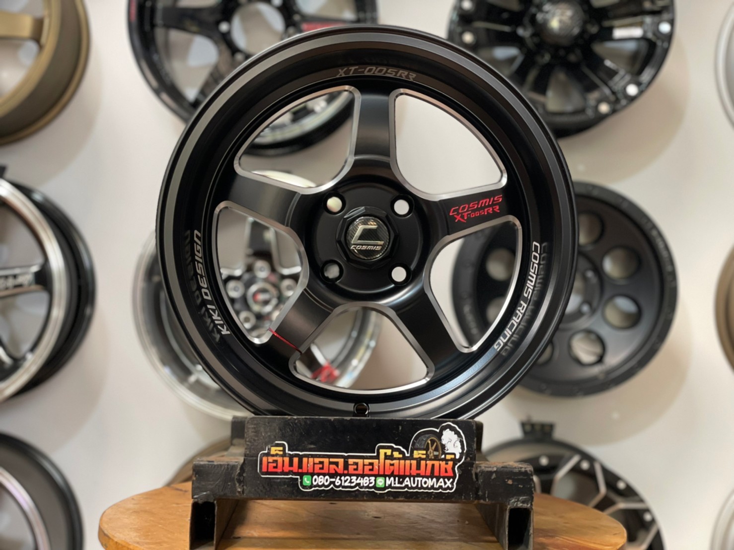 ล้อแม็กซ์ใหม่COSMIS XT005RR ขอบ15กว้าง8 4รู100 ออฟ25 สีดำCNC ข้างก้าน ตัวหนังสือก้านสีแดงCUSTOM