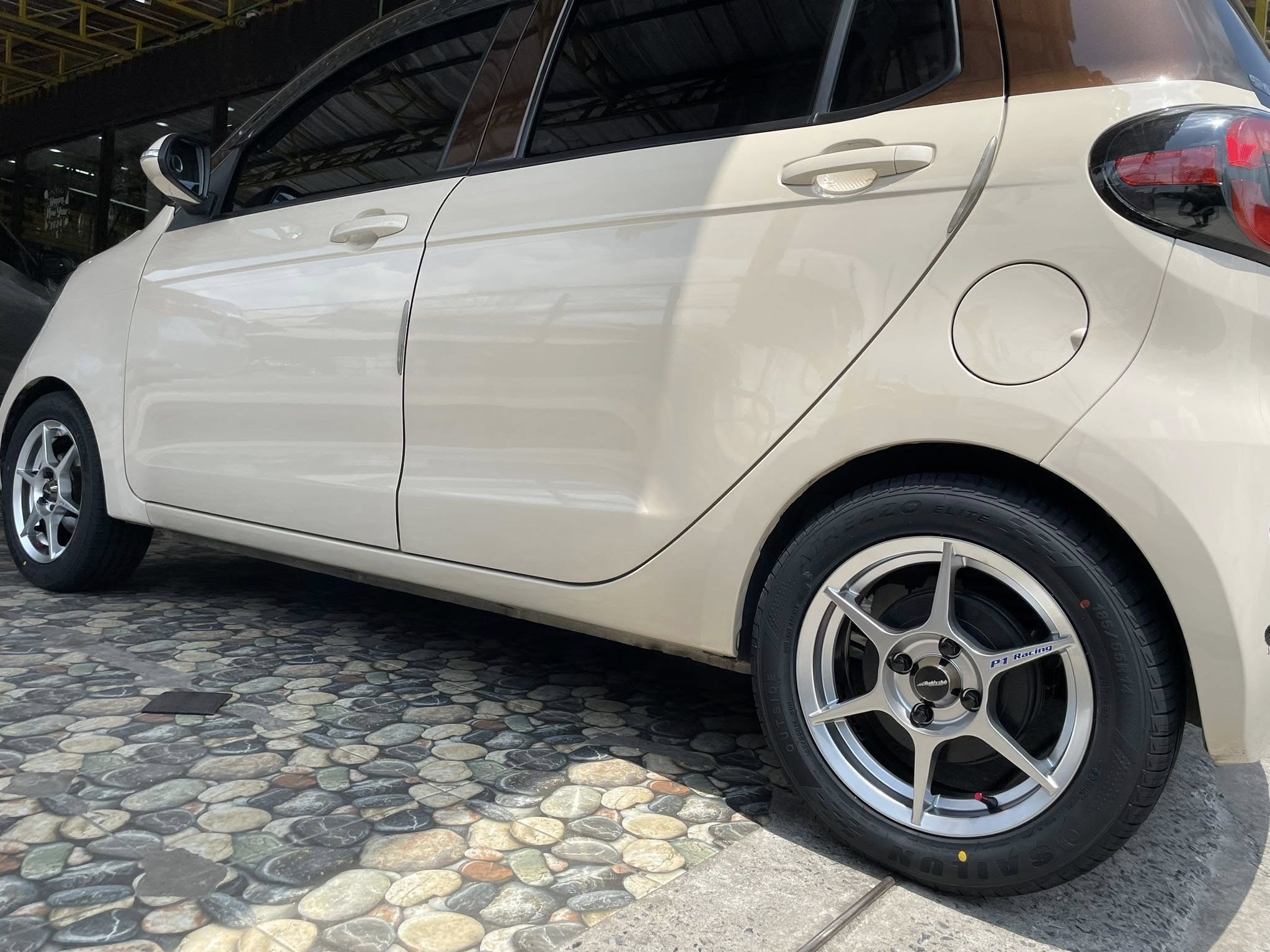 #รถไฟฟ้า_ #Volt_City_EV เลือกเปลี่ยนล้อเป็นขอบ 14 ลายยอดฮิต #P1 ขอบ14 14x5.5 ET38 4x100 #SSW204 #พร้อมยางสเปค #Sailun185/55R14