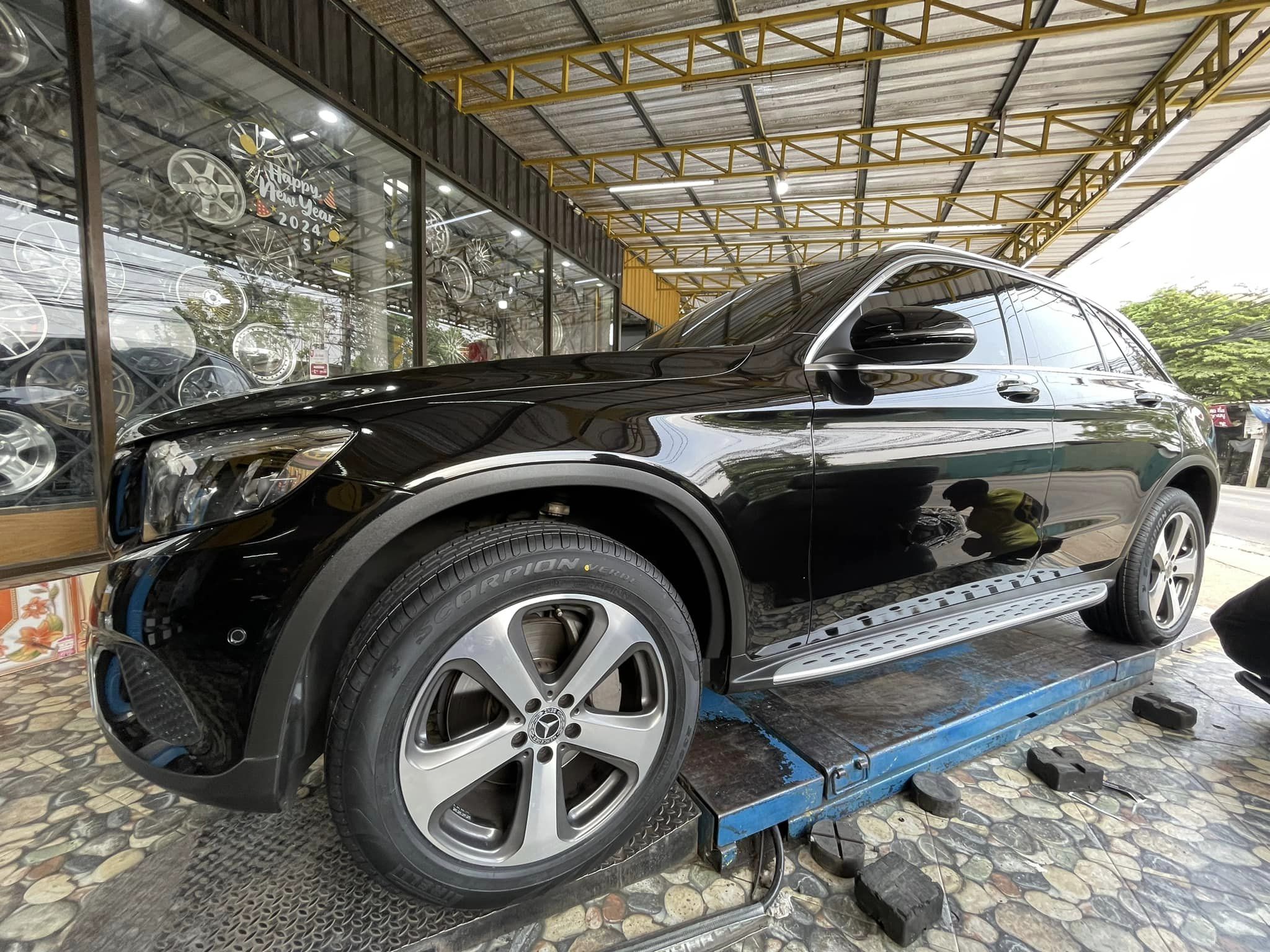 #Benz_GLC250d #ติดตั้งยางพรีลารี่ 235/55RF19 PIRELLI SCORPION VERDE RUNFLAT