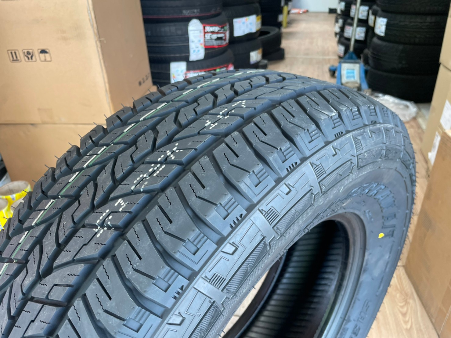 ยางโอตานิ OTANI SA3000 265/70R16 ยางใหม่ปี2021 ราคาพิเศษพร้อมติดตั้งฟรี สามารถสอบถามเพิ่มเติมได้ค่ะ