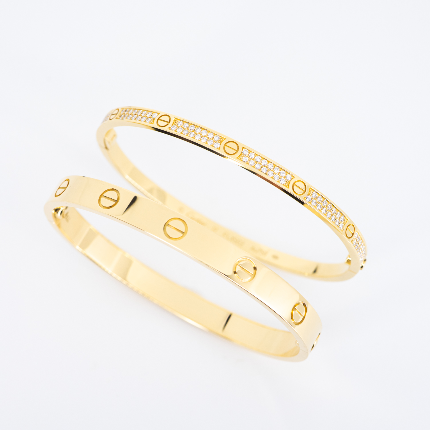 **สำหรับข้อมือขนาด 15-16cm** กำไล Cartier Love Bracelet, Small Model, Pave ทองคำ18K x กำไล Cartier Love Bracelet ทองคำ18K (Used)