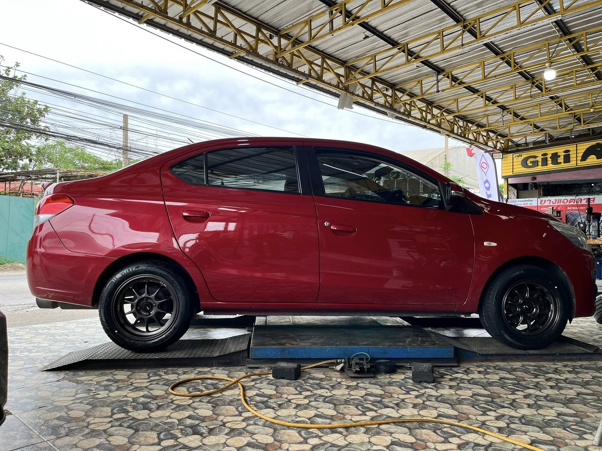 Mitsubishi_Attrage🚘เปลี่ยนยาง 🛞🐘#GITI_SynergyH2_195/55R15