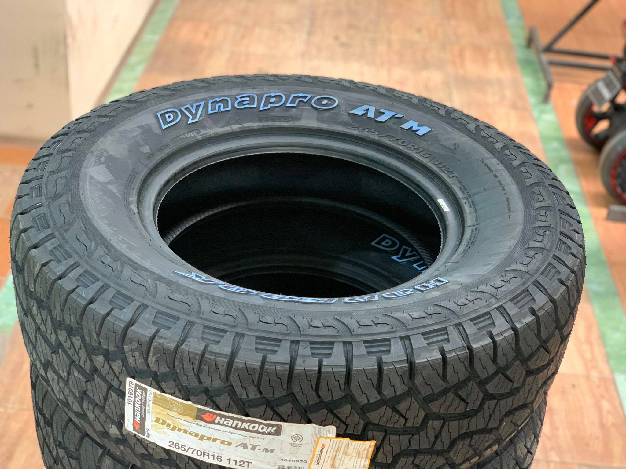 Hankook DynaproAT-M 265/70R16 ยางAll Terrain ตัวหนังสือสีขาว