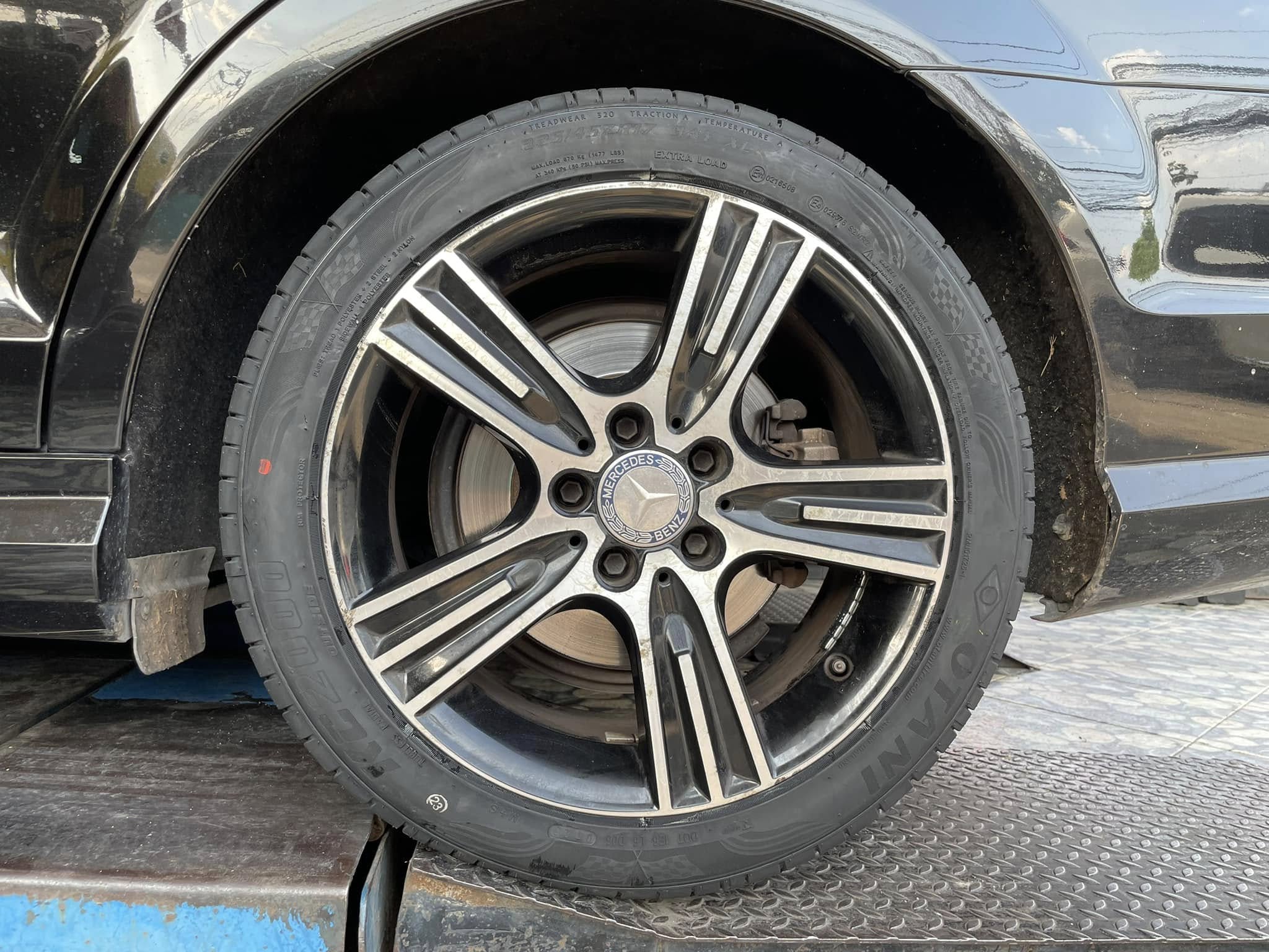🚘 #BENZ_C200🛞#เปลี่ยนยาง #OTANI #KC2000 225/45R17 #บริการตั้งศูนย์ล้อ🛞