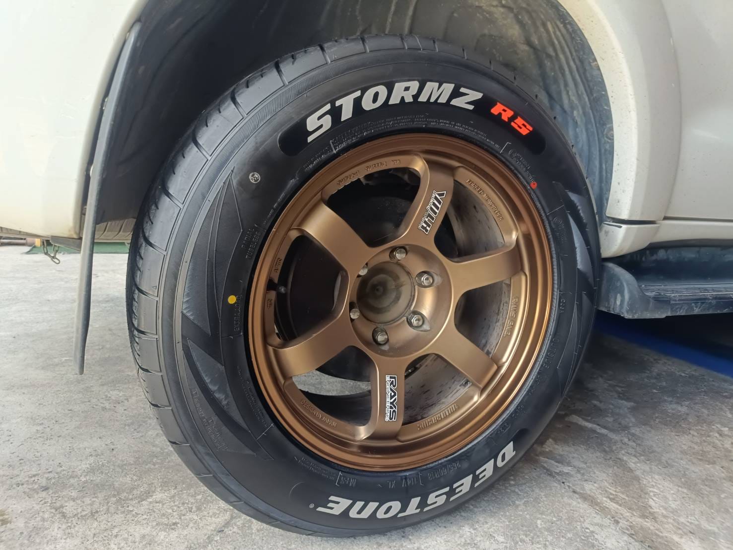 ยางใหม่ DEESTONE STORMZ RS 265/60R18