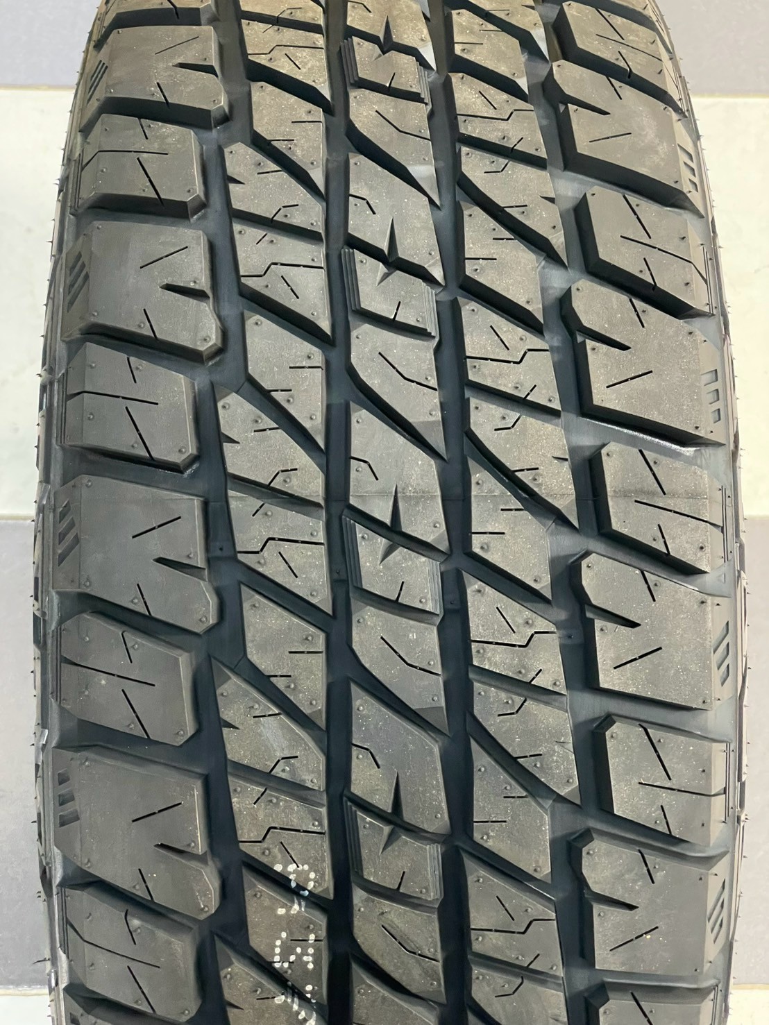GITI 4x4 AT70 275/55R20 ยางใหม่ปี2025