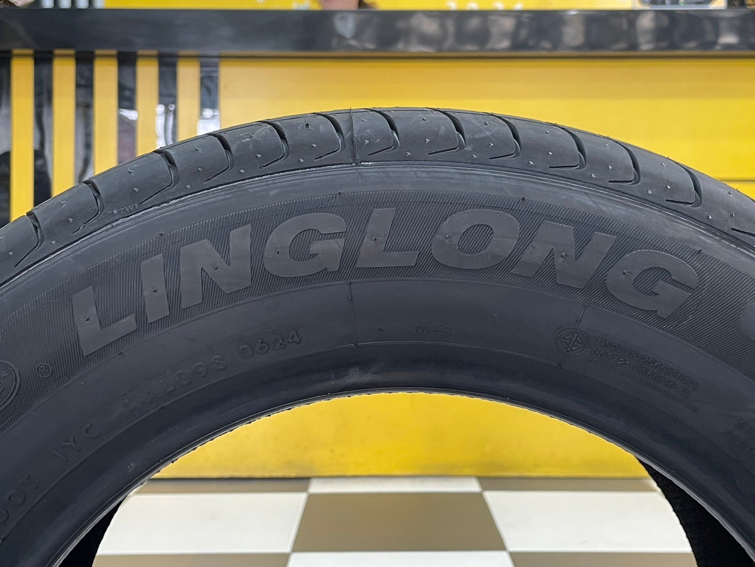 ยางรถยนต์คุณภาพดี #Linglong(หลิงหลง) Crosswind HP 195/65R15ยางใหม่ปี2024 ยางผลิตไทย
