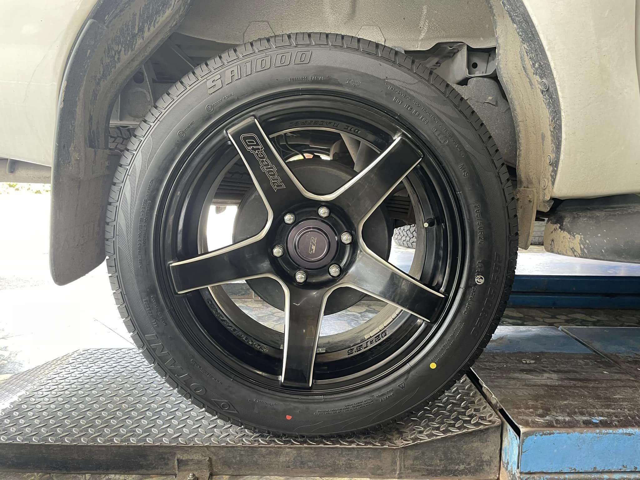 🚘 #TOYOTA_REVO 🛞#OTANI #SA1000 265/50R20