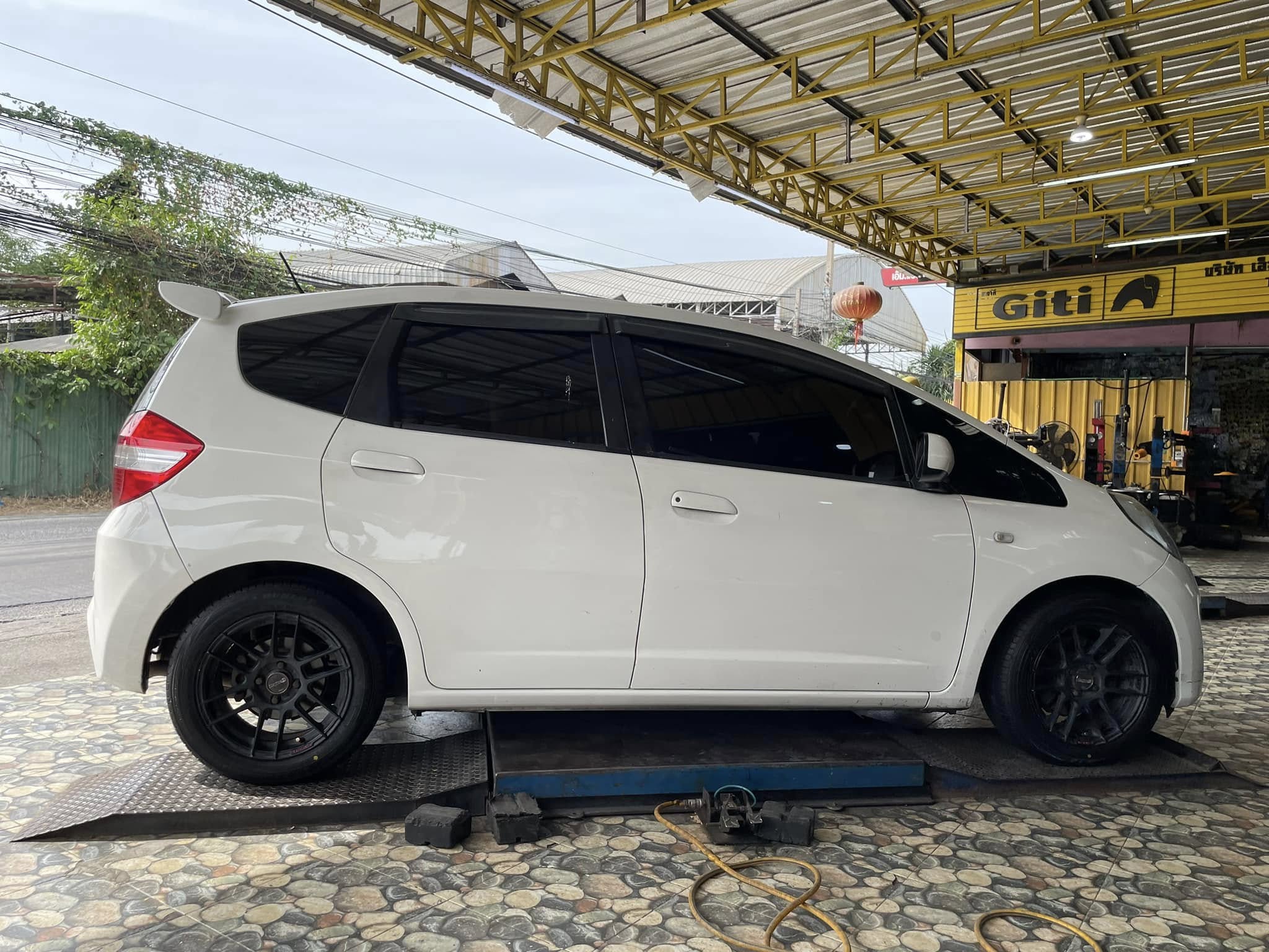 🛞❤️ #HONDA_JAZZ 🚘เปลี่ยนยาง 🛞🐘#DUNLOP_LM705_195/55R15 ❤️ 🛞 #บริการตั้งศูนย์ล้อ🛠