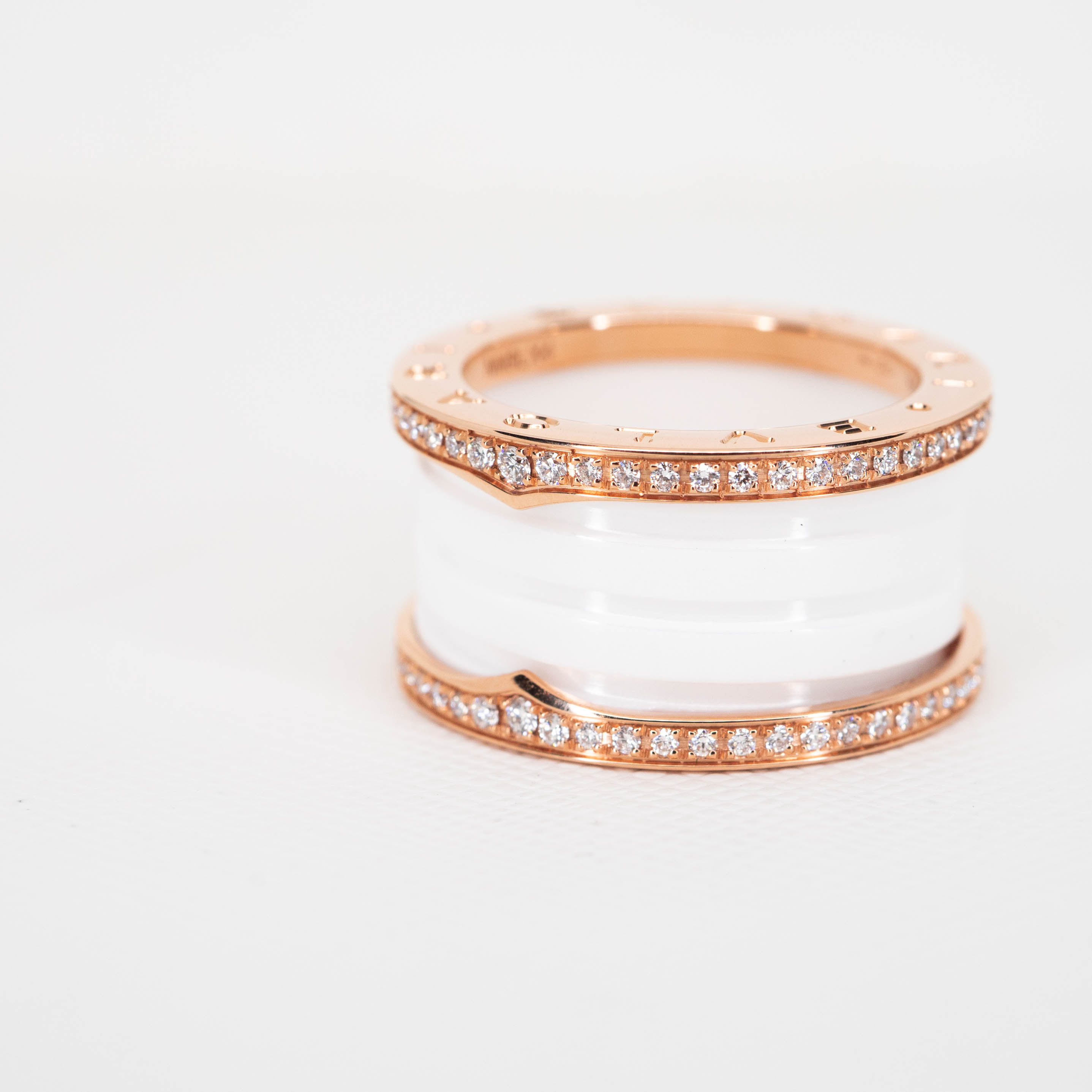 แหวน Bvlgari B.zero1 4band White Ceramic Spiral with Pavé Diamonds ทองชมพู18K ไซส์ 54# (Used) +การ์ด2021