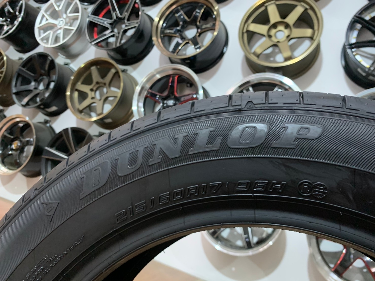 ยางใหม่ปี2021 215/60R17 Dunlop EnasaveEC300+ ยางไทยคุณภาพดี