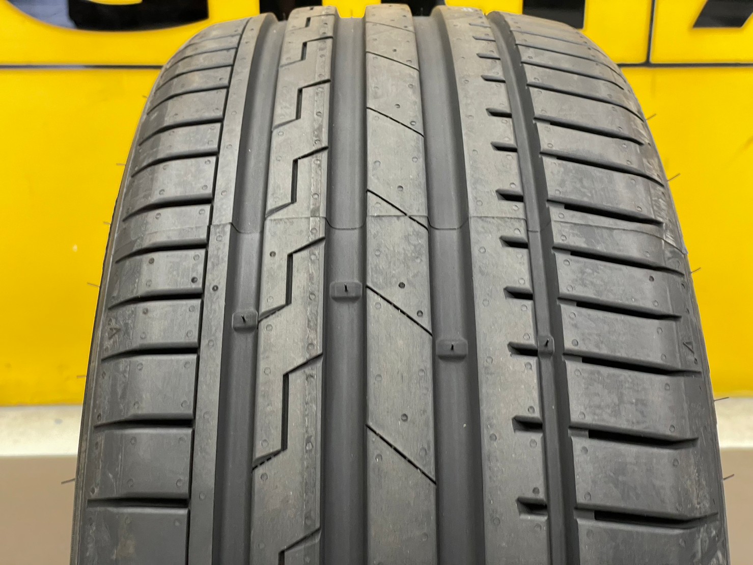 GITI SPORT S2 225/40R19 ยางใหม่ปี2023