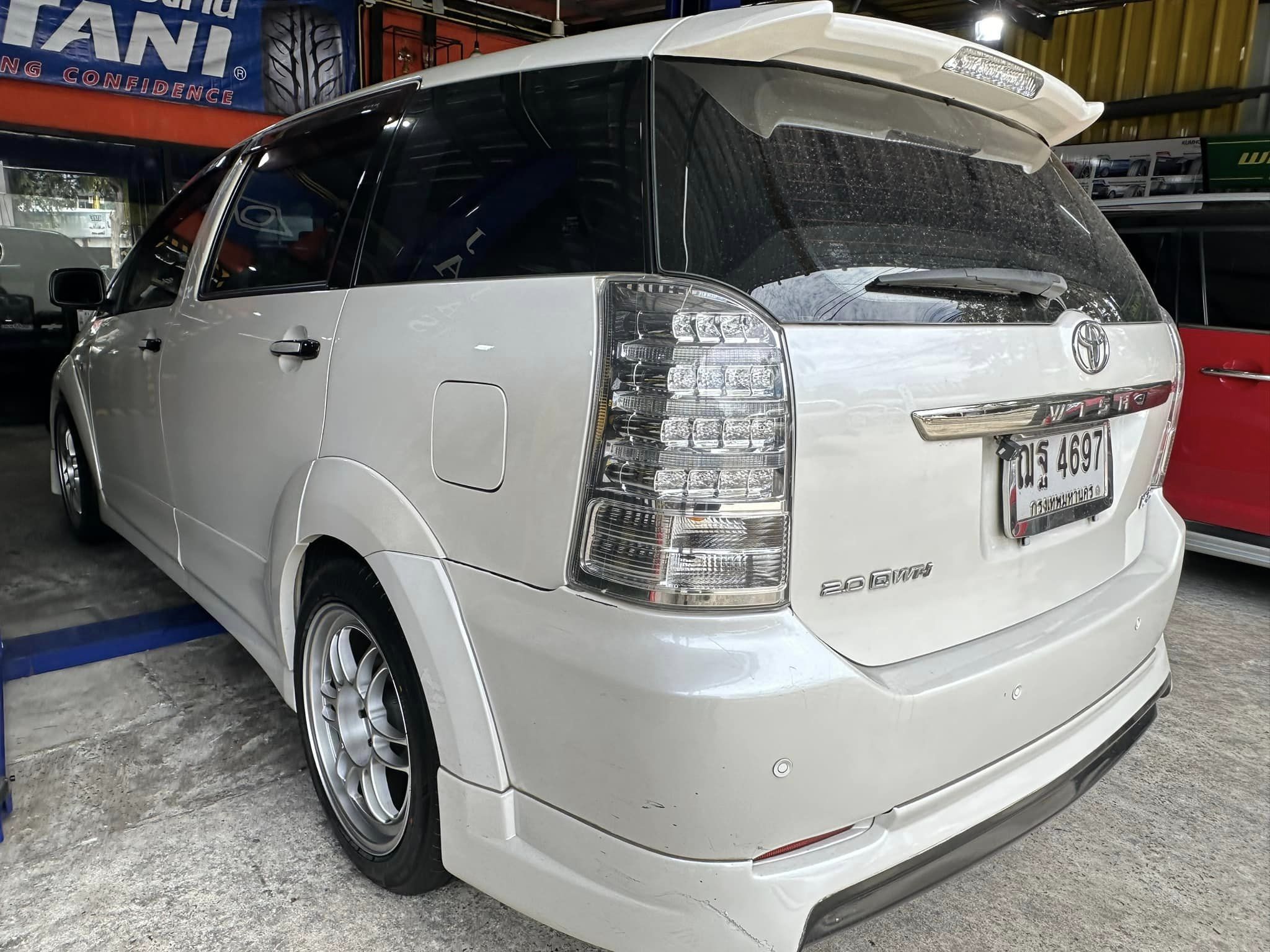 🚘 #TOYOTA_WISH #ยางเทคโนโลยีฟองน้ำซับเสียง 🛞 ￼#OTANI #KN1000 215/50R17