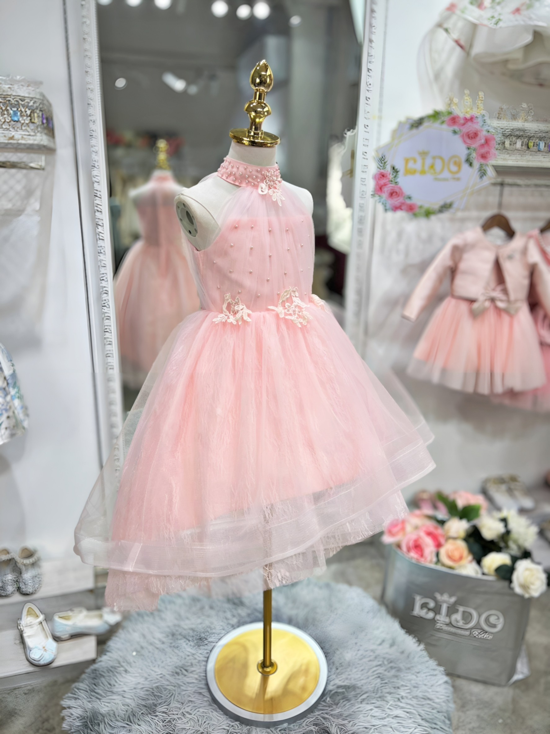 sชุดราตรีเด็ก(หน้าร้านอยู่รัชดา ลองได้ถ่ายรูปจากชุดจริง)W18615สีชมพู สีฟ้า คอติด แขนสั้น หน้าสั้นหลังยาว