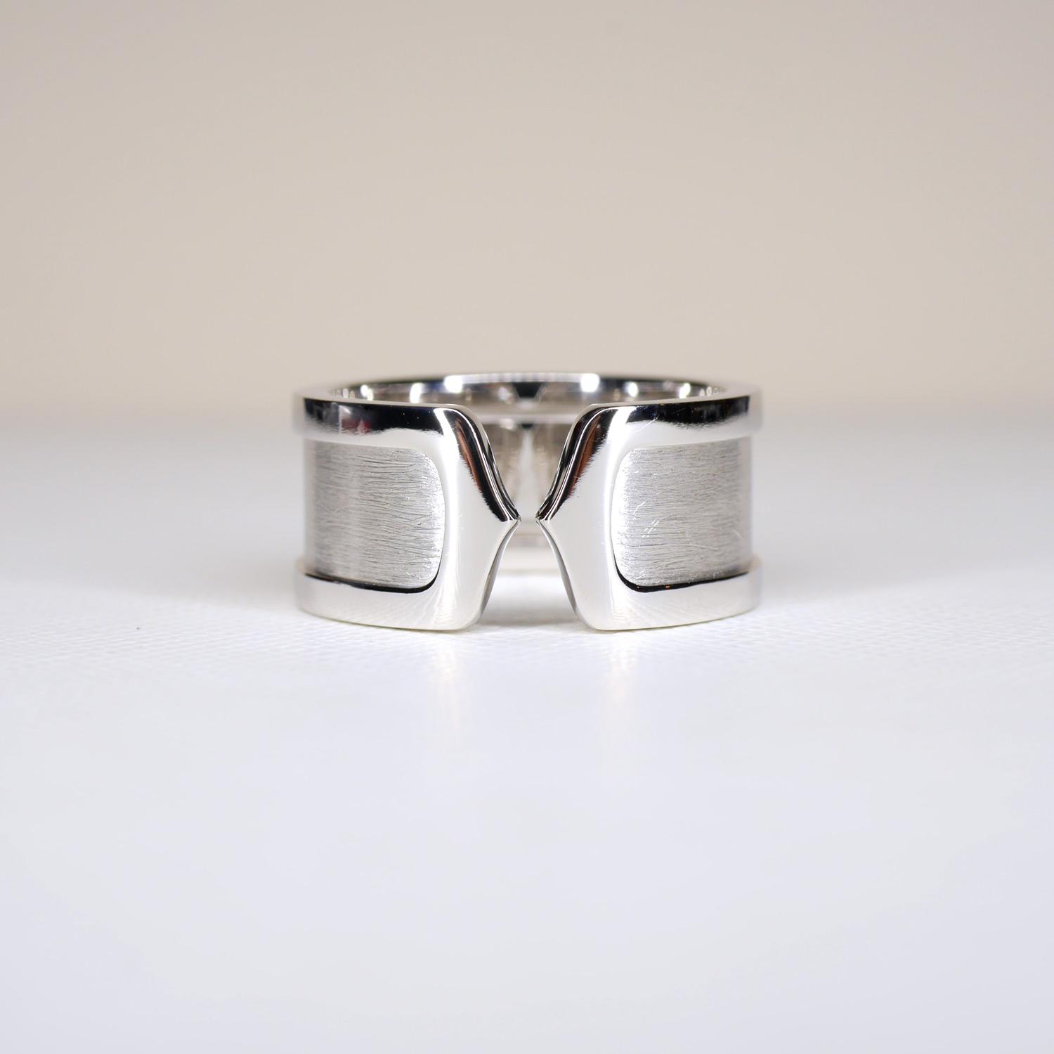 แหวน Cartier 2C LM ทองคำขาว 18K ไซส์56# (Used) (wg)