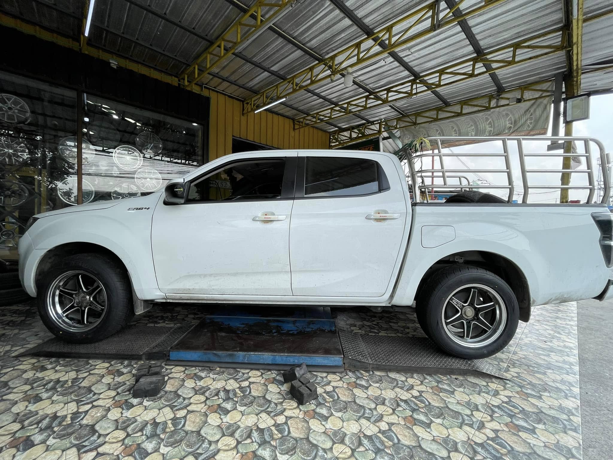 🚘 #ISUZU_D-MAX🛞 เปลี่ยนยาง #OTANI #BM1000 255/55R18 #บริการตั้งศูนย์ล้อ🛞