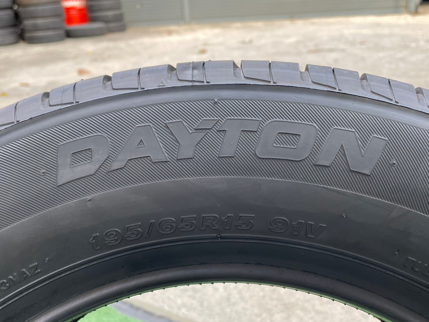 バリ溝 195/65R15 2023年 DAYTON DT30 （A0438） バリ溝 195/65R15 2023年 DAYTON DT30 （A0438） バリ溝 195