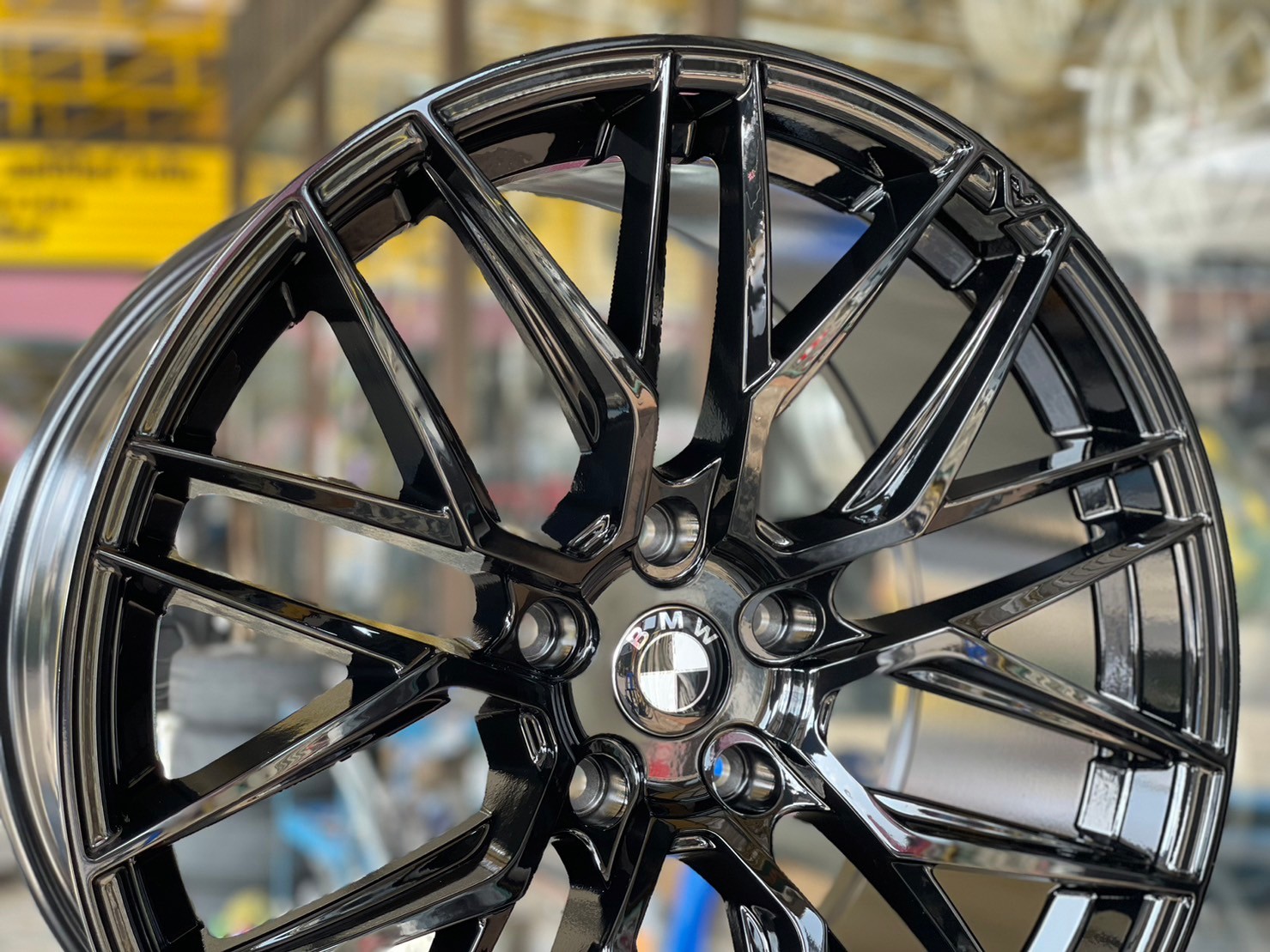 ล้อแม็กซ์ Vorsteiner (MF-1202) ขอบ 19นิ้ว สีดำเงา ล้อหน้า 8.5-19นิ้ว 5รู120 Offset38 CB72.6 ล้อหลัง 9.5-19นิ้ว 5รู120 Offset38 CB72.6