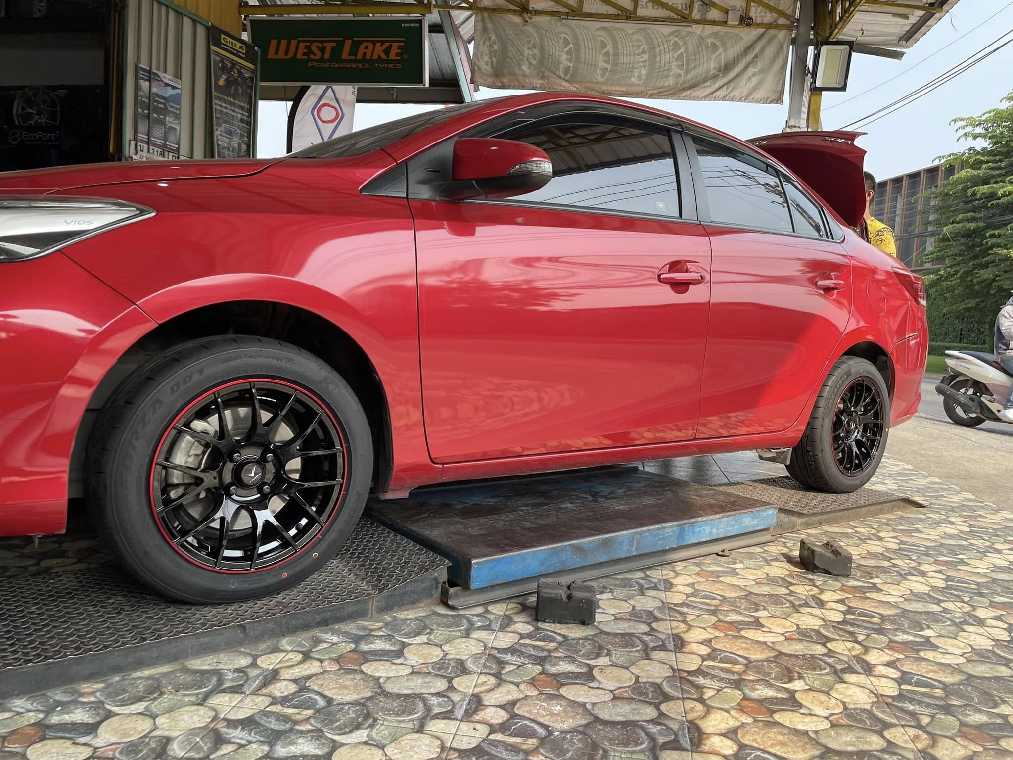 #TOYOTA_VIOS🚘❤️💫 🛞🐘#KINTO #FORZA001 195/55R15 ❤️ 🛞 #V_RACING_HR220 15X7 ET35 4X100