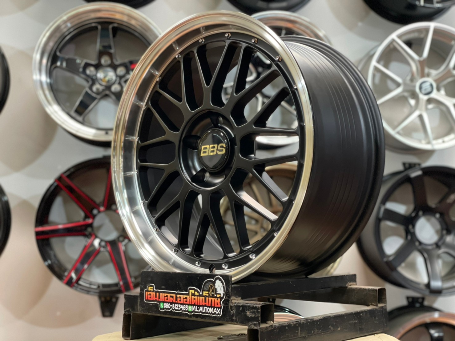 BBS LM ขอบ18 5รู114 ในสี Limited Edition 18x8 ET+35 5x114 สีดำขอบเงา หมุดเงิน
