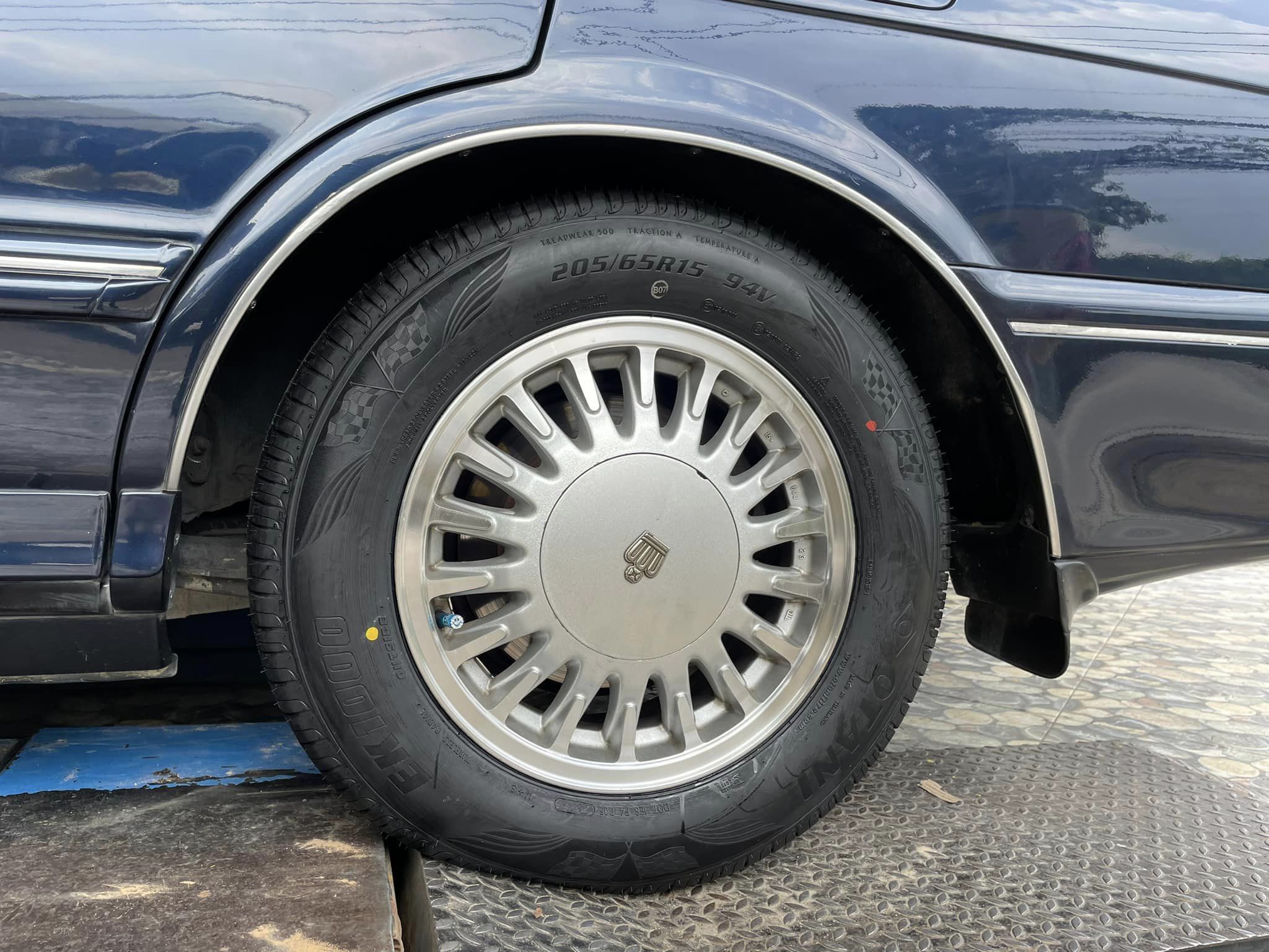 🚘 #NISSAN_CROWN เปลี่ยนยาง #OTANI #EK1000 205/65R15