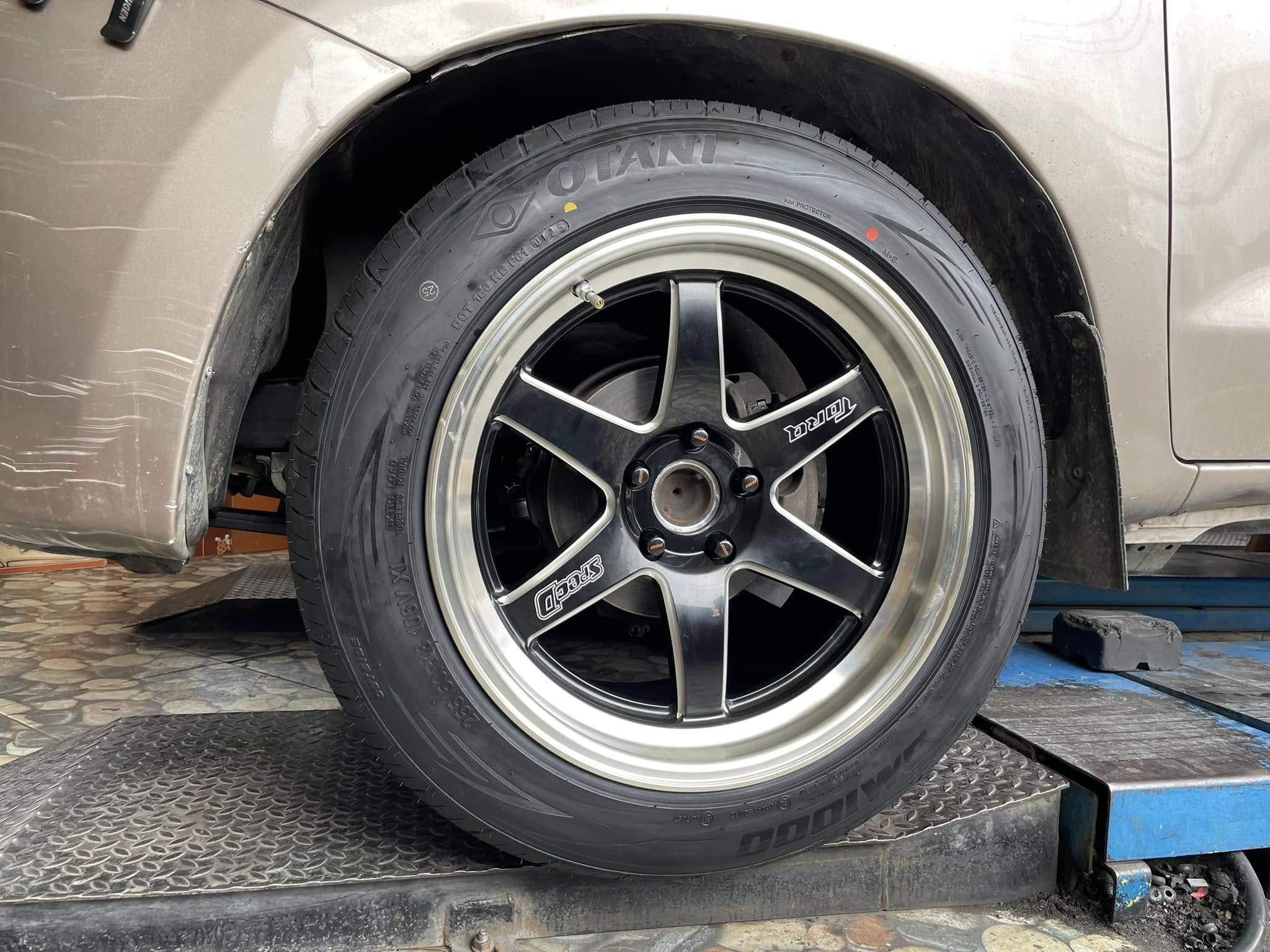 🚘 #TOYOTA_VIGO🛞 #OTANI #BM1000 255/50R18 #ล้อTORQ_D1S 18X9.518X10.5 ET+25 5X114.3 #บริการตั้งศูนย์ล้อ