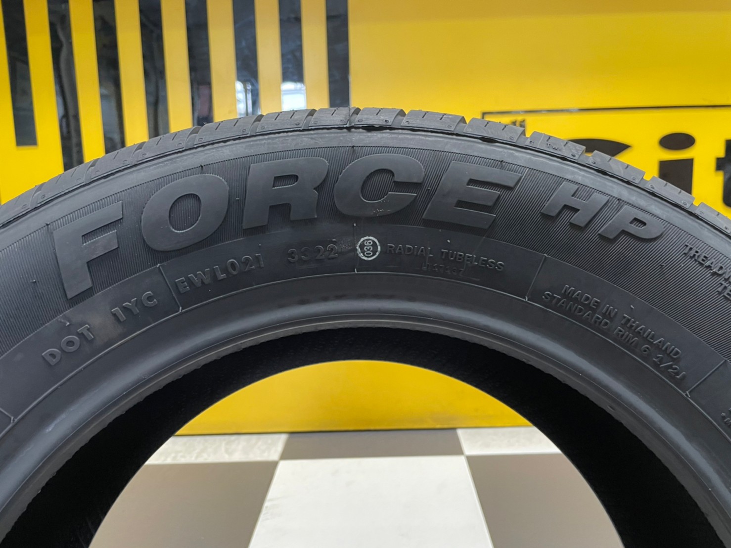 ATLAS FORCE UHP 215/60R16 ยางใหม่ปี 2022