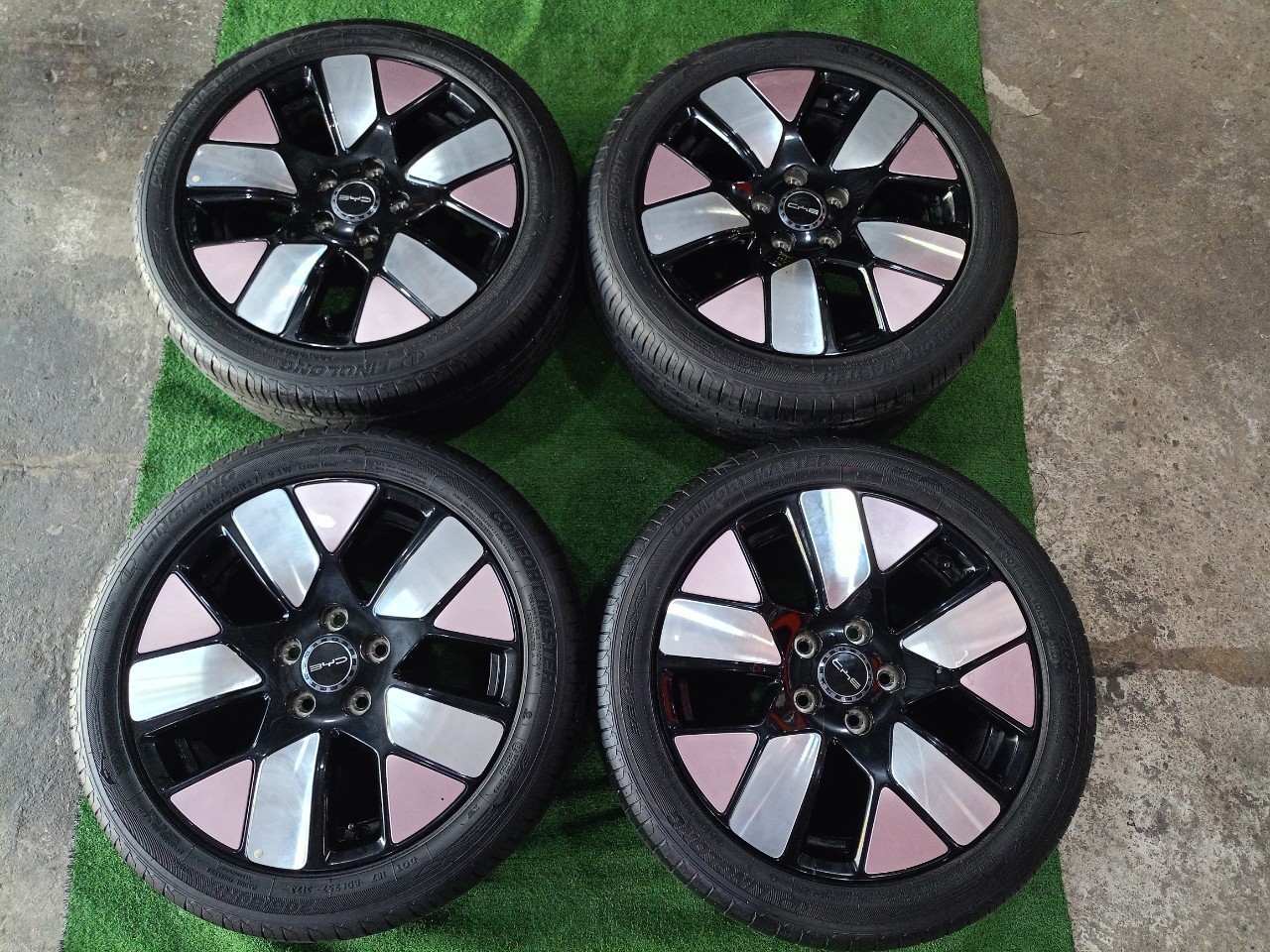 💥💥ล้อแม็กมือสอง BYD Dolphin Extended. 17x6.5นิ้ว 5x114.3 ET45 ดำหน้าเงาตัดสีฟ้า