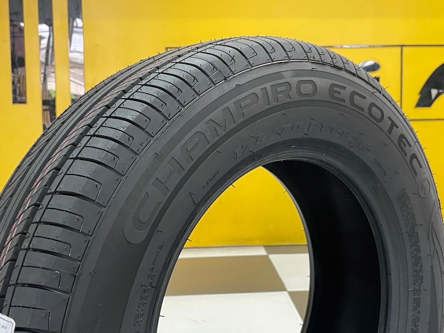 GT RADAIL CHAMPIRO ECOTEC 175/70R13 ยางใหม่ปี2024