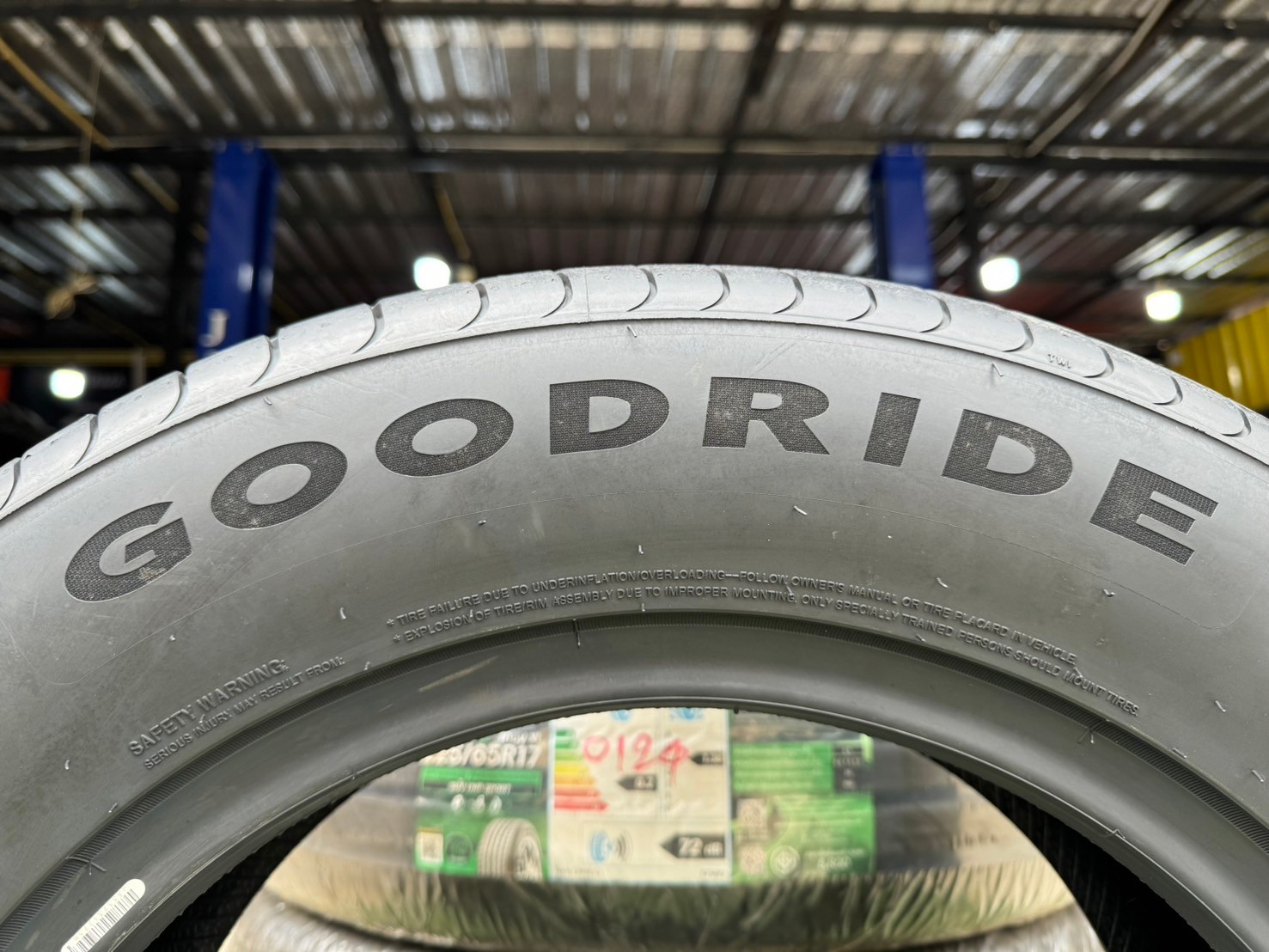 ยาง Goodride Solmax1 225/65R17 ยางใหม่ปี2024 ราคาพิเศษ4 เส้น 10400บาท พร้อมติดตั้งฟรี