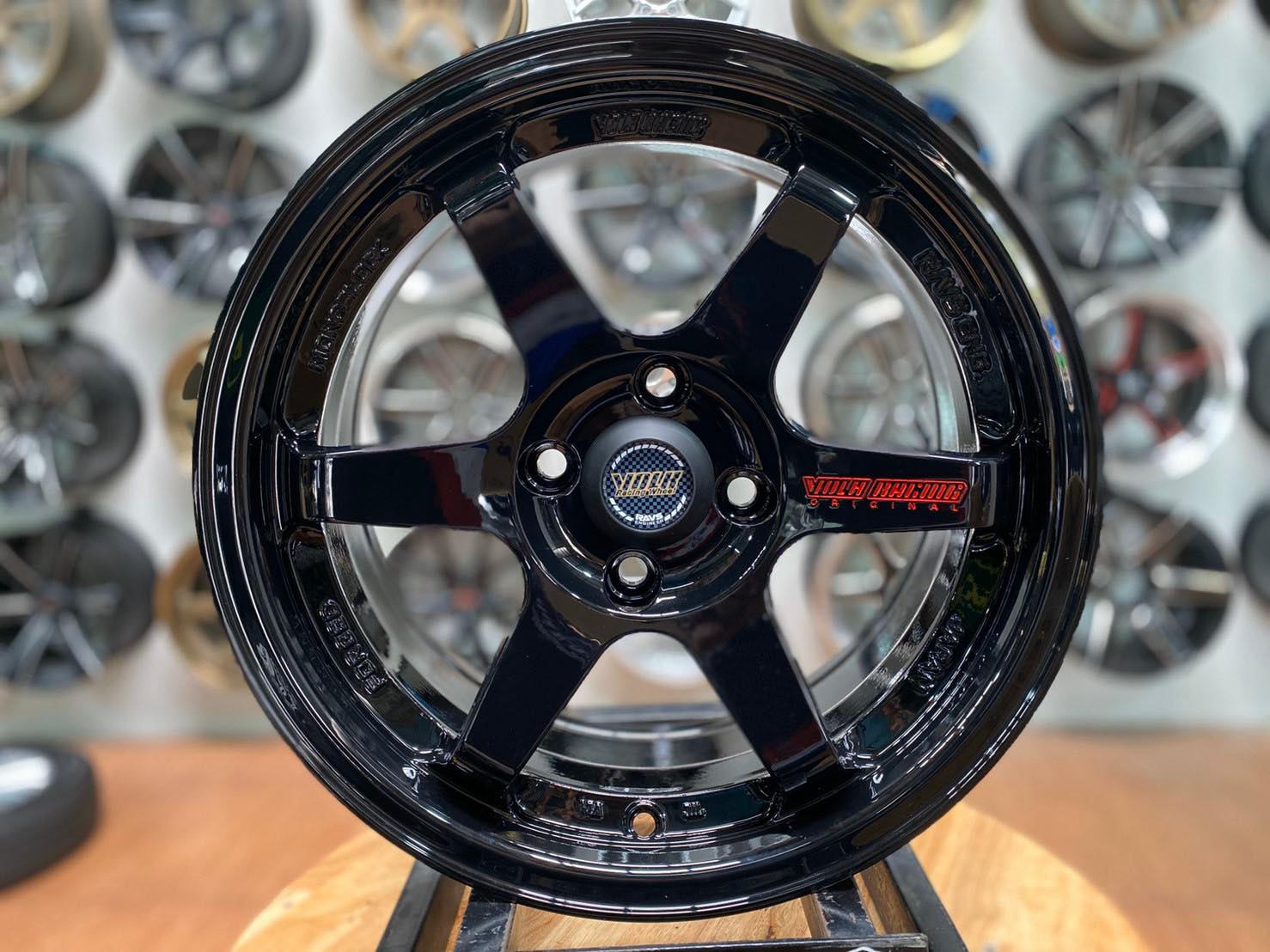 ล้อแม็กซ์ใหม่ขอบ15 ล้อไทย #Te37หยอดแดง สีดำ ขอบ 15” กว้าง7 4รู100 ออฟ35