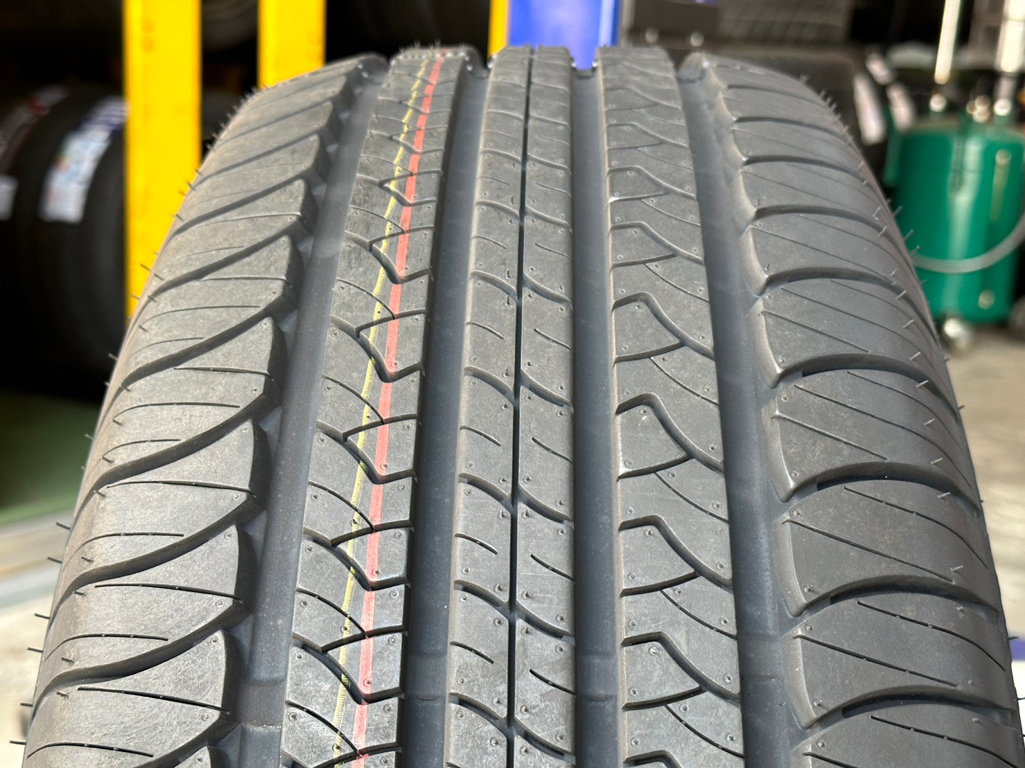 OTANI SA1000 265/70R16 ยางใหม่ปี2023 ราคาพิเศษพร้อมติดตั้งฟรี สามารถสอบถามเพิ่มเติมได้ค่ะ