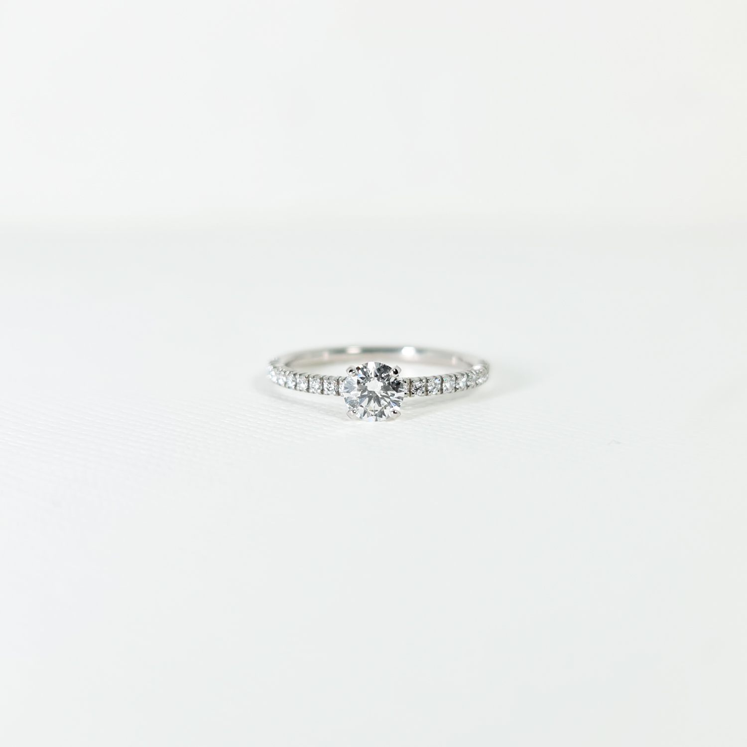 แหวน Cartier Etincelle De Cartier Solitaire ring Platinum950 with 0.31carat E IF Diamonds ไซส์ 47# (Used) +กล่องและการ์ด2020และใบเซอร์GIA